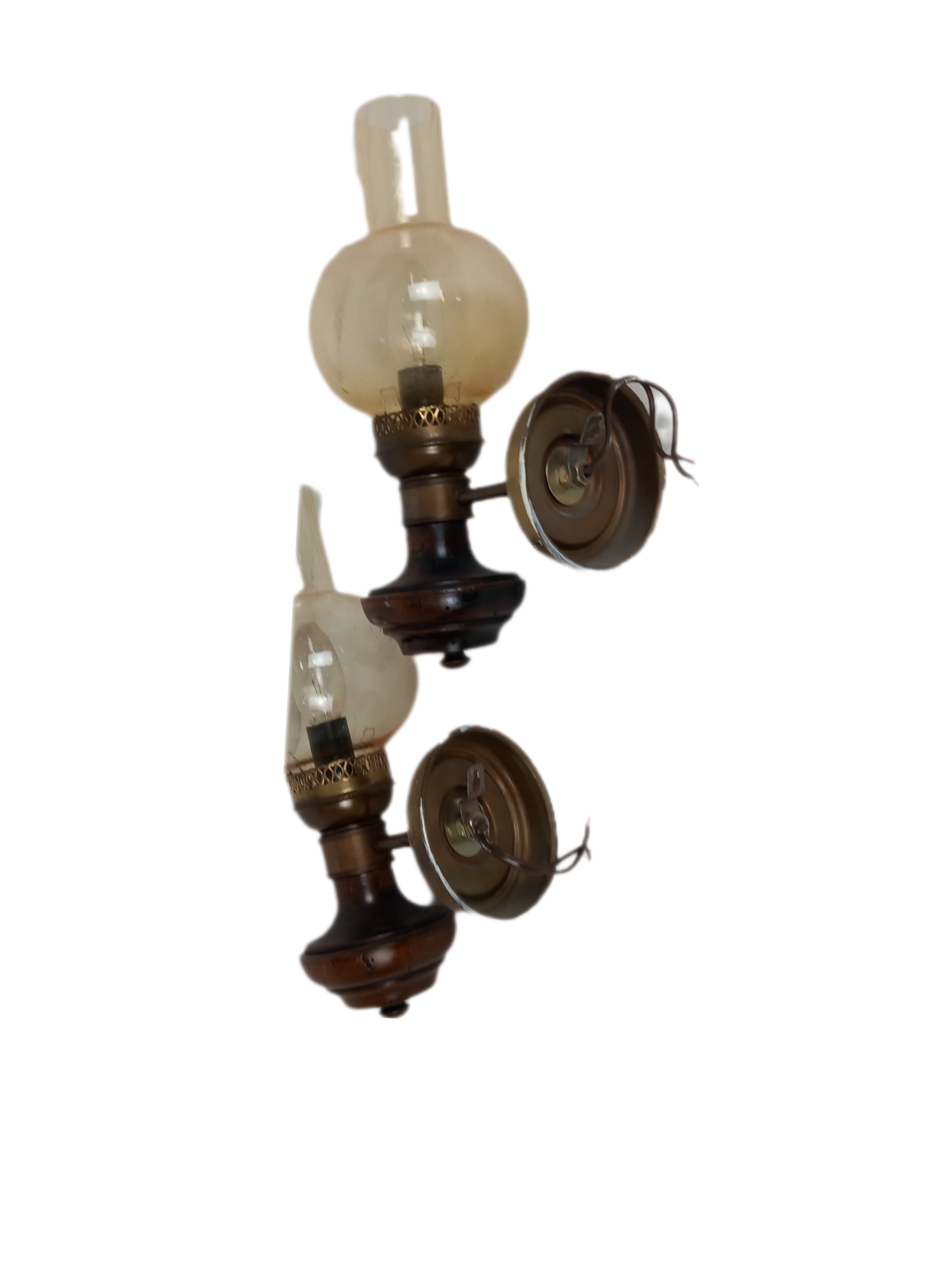 Voir photo 6 de Lot De Deux Lustre Vintage Avec Boule En Verre Et Bois Lot De Deux Lustre Vintage Avec Boule En Verre Et Bois Très bon état reconditionné photo 6