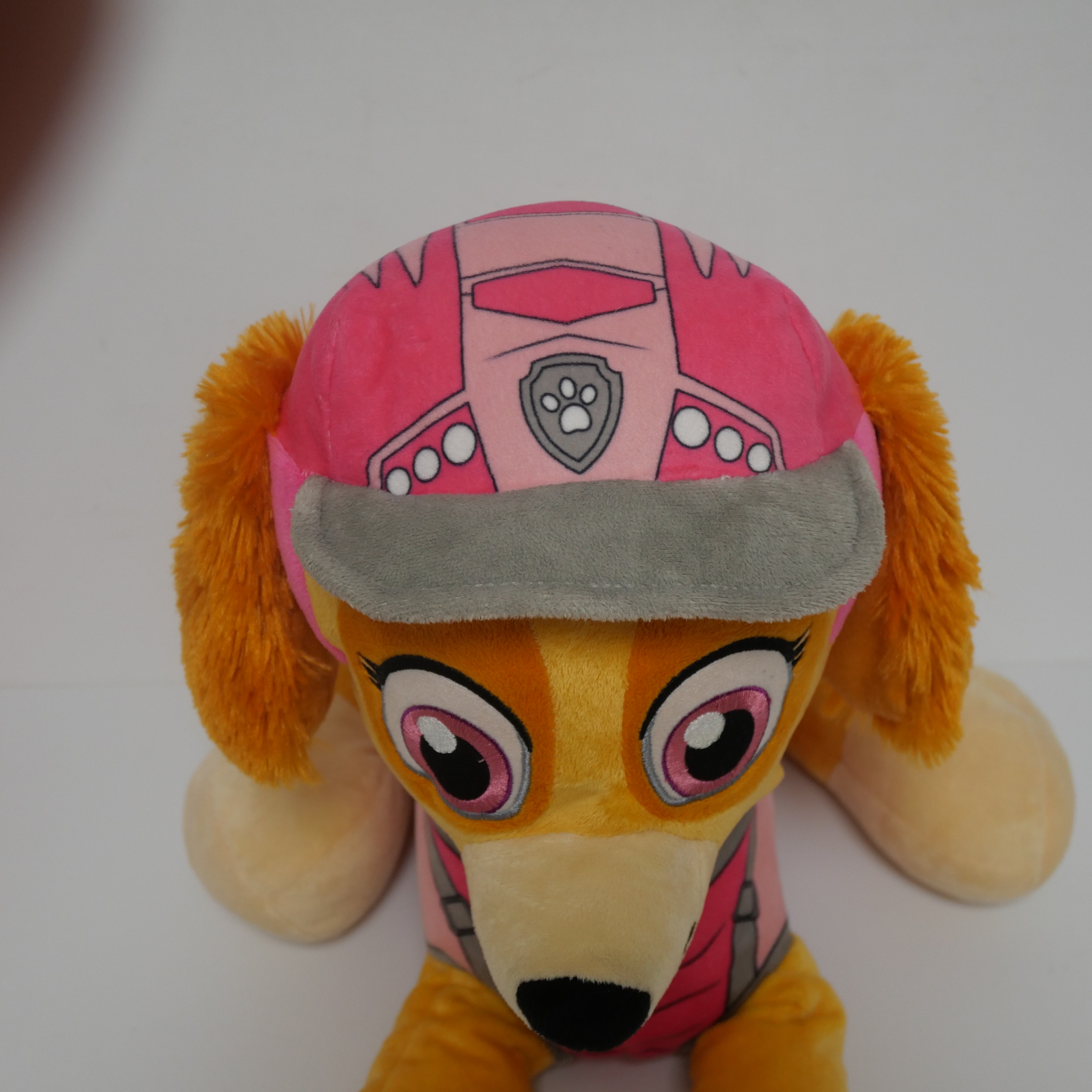 Voir photo 2 de Lot de deux peluches Stella Pat' Patrouille + Casquette offerte Lot de deux peluches Stella Pat' Patrouille + Casquette offerte reconditionné photo 2