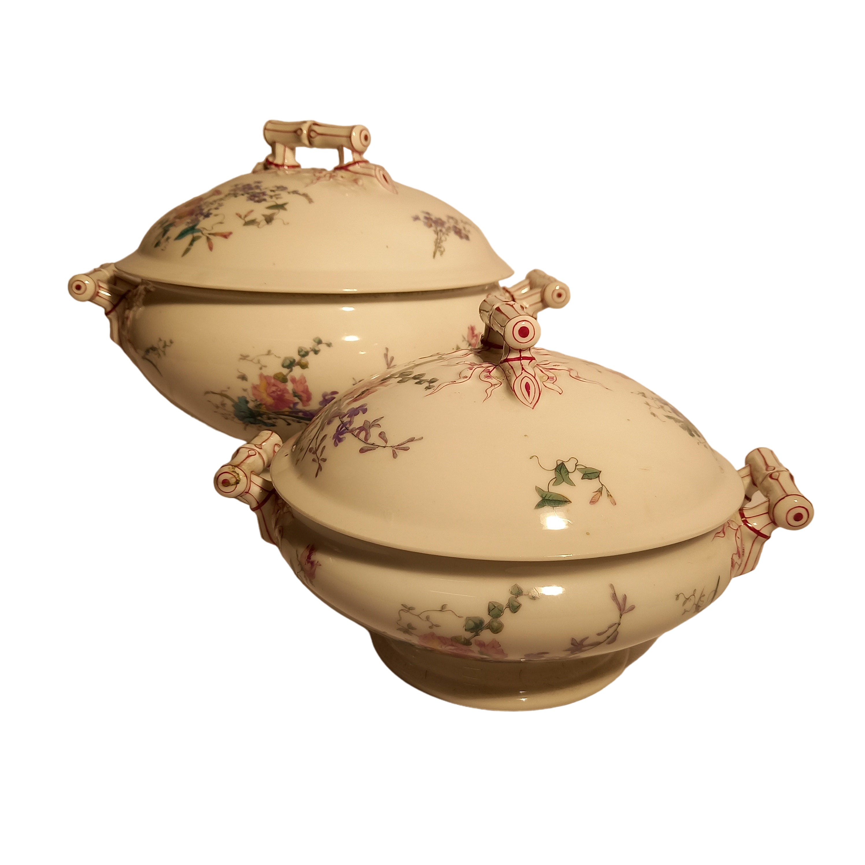 Acheter Lot de deux soupière Vierzon France décor floral Bon état - 45,00 € Lot de deux soupière Vierzon France décor floral Bon état reconditionné disponible sur Label Emmaüs