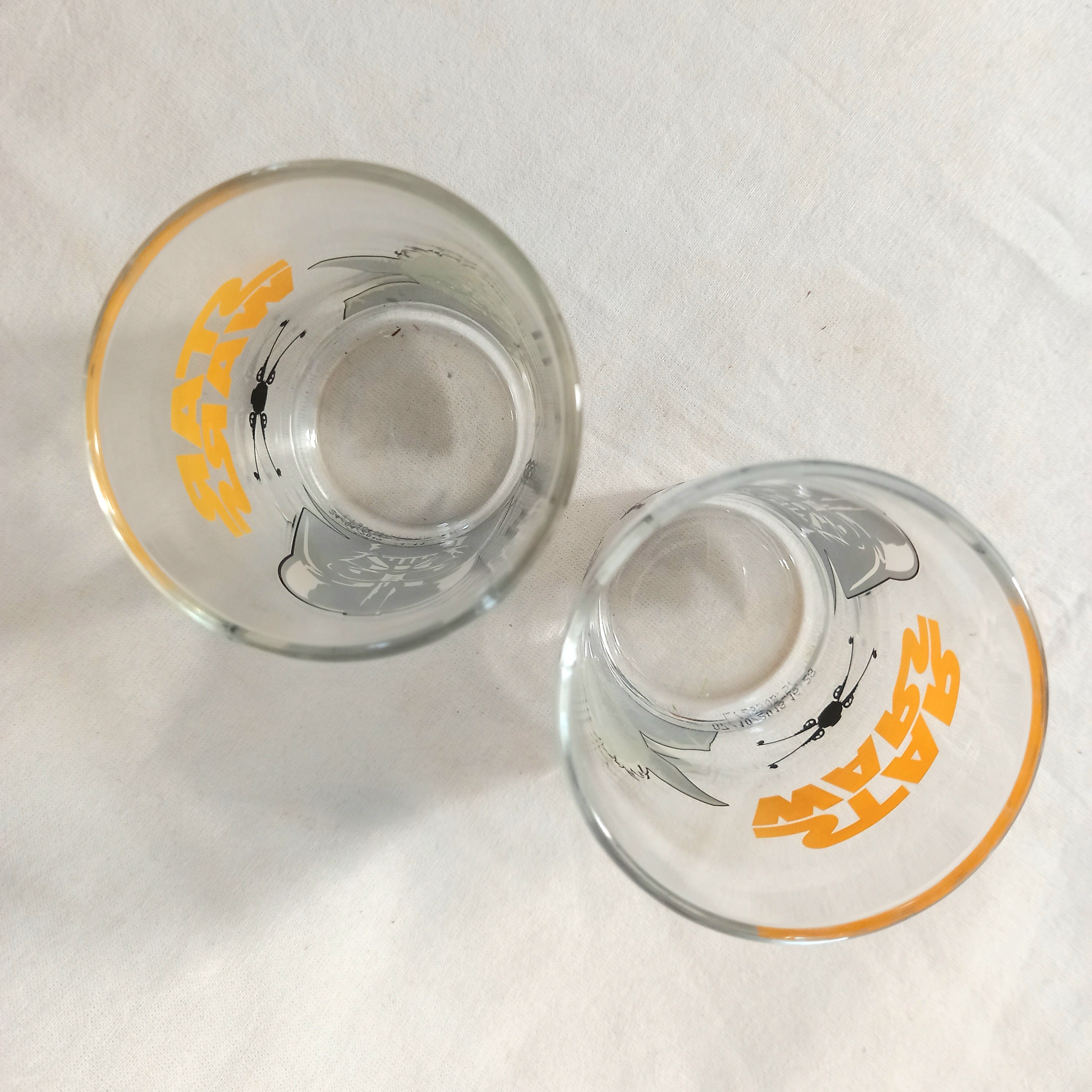 Voir photo 4 de Lot de deux verres décoratifs, de marque Amora, répresentant Maître Yoda et Dark Vador (collection "Star Wars") Lot de deux verres décoratifs, de marque Amora, répresentant Maître Yoda et Dark Vador (collection "Star Wars") Très bon état reconditionné photo 4