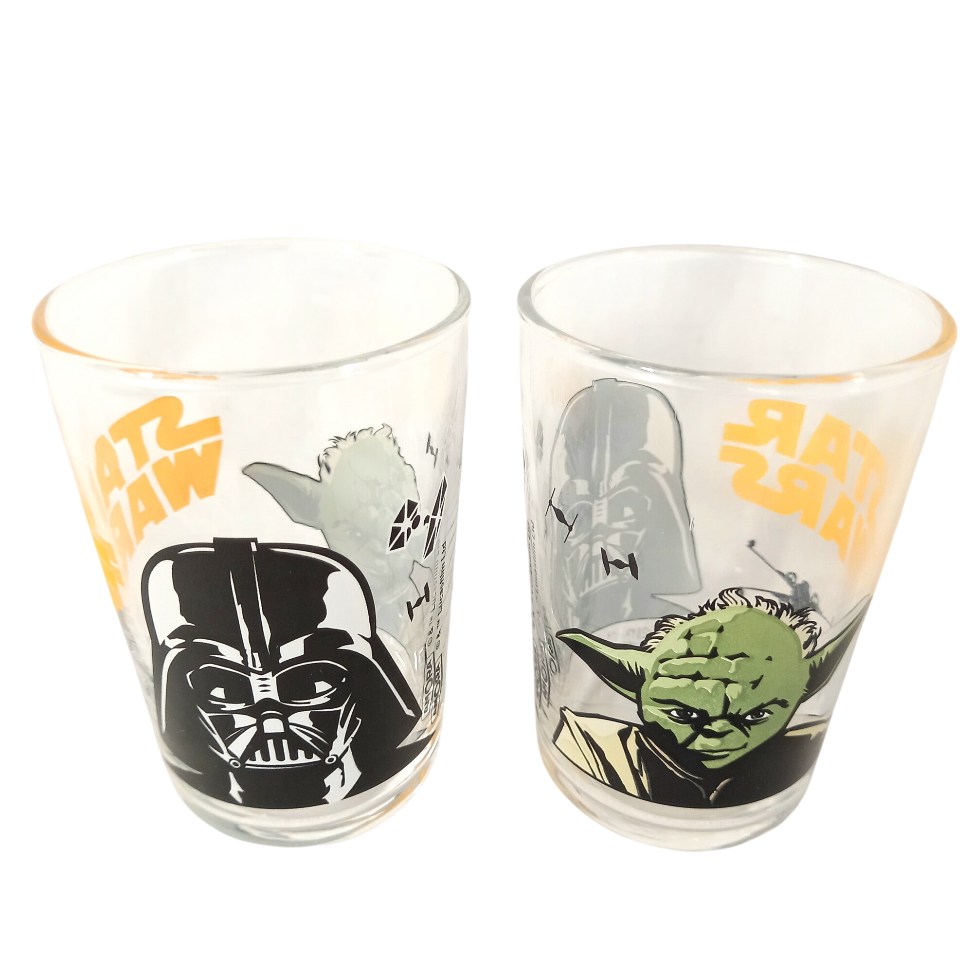 Acheter Lot de deux verres décoratifs, de marque Amora, répresentant Maître Yoda et Dark Vador (collection "Star Wars") Très bon état - 15,00 € Lot de deux verres décoratifs, de marque Amora, répresentant Maître Yoda et Dark Vador (collection "Star Wars") Très bon état reconditionné disponible sur Label Emmaüs