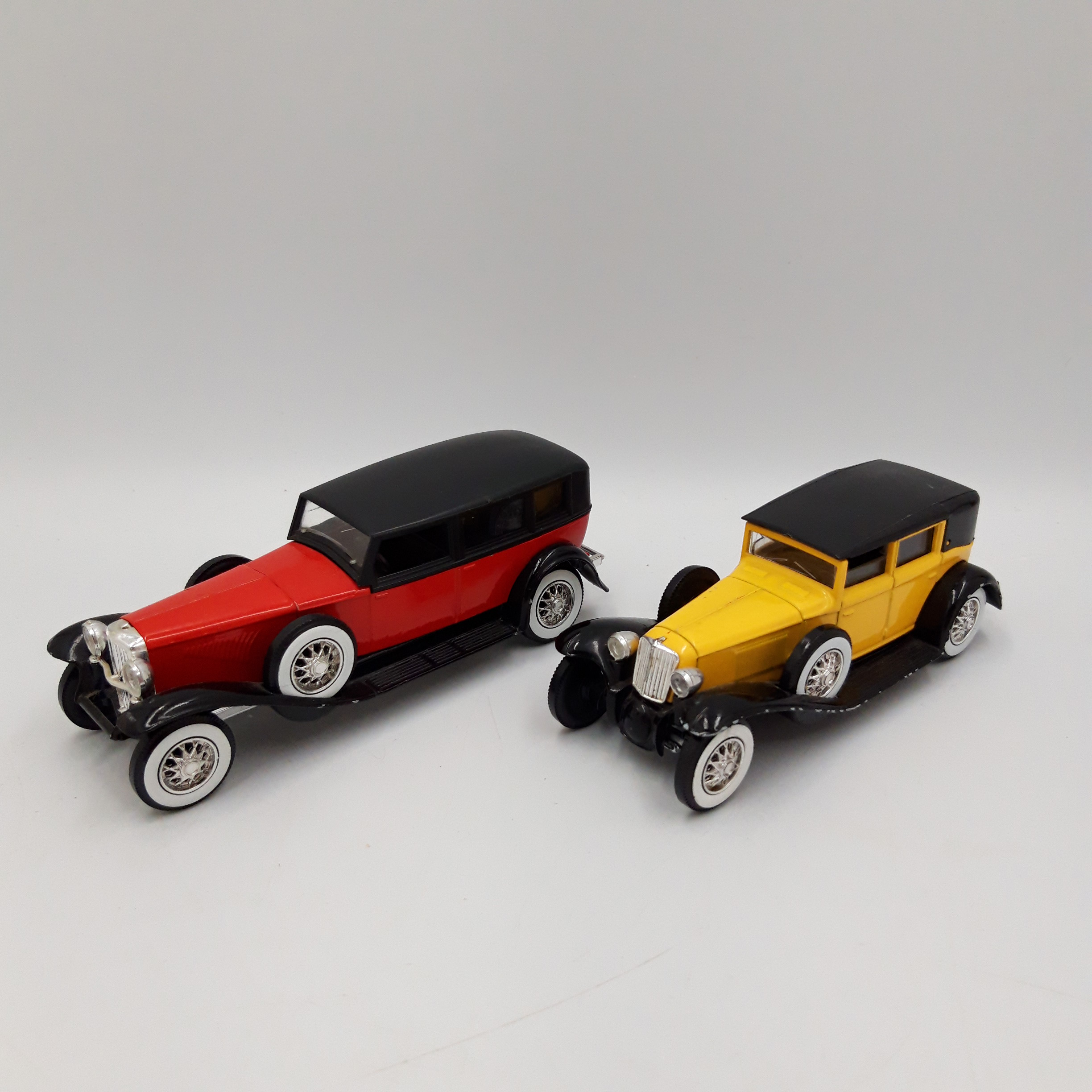 Voir photo 3 de Lot de deux voitures miniatures Solido 1. DUESENBERG J échelle 1/43 2. CORD L 29 1929 Lot de deux voitures miniatures Solido 1. DUESENBERG J échelle 1/43 2. CORD L 29 1929 Bon état reconditionné photo 3