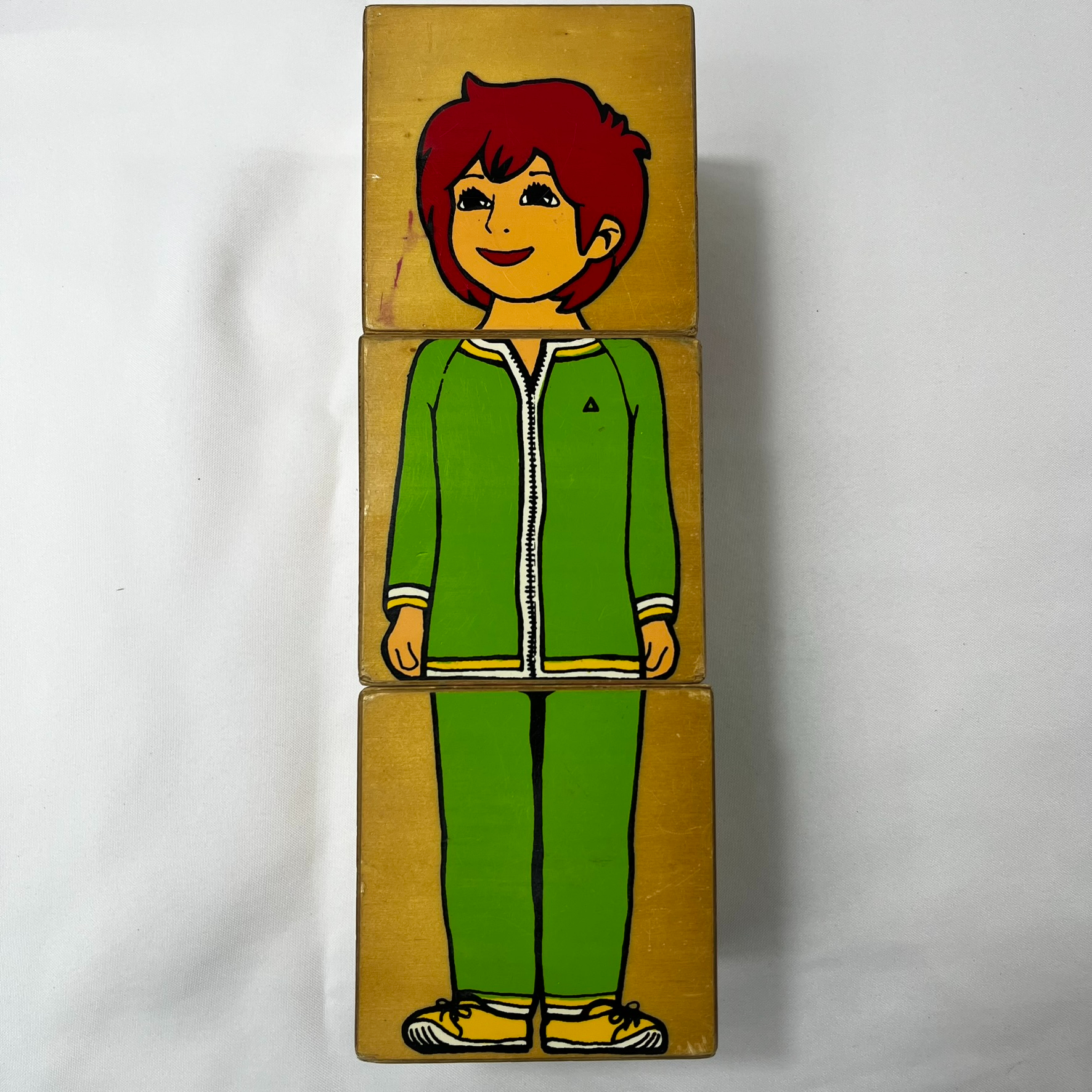 Voir photo 3 de Lot de jeu vintage pour enfant comprenant un viex finder océan 1 je de cube en bois et une boite à musique Lot de jeu vintage pour enfant comprenant un viex finder océan 1 je de cube en bois et une boite à musique Très bon état reconditionné photo 3