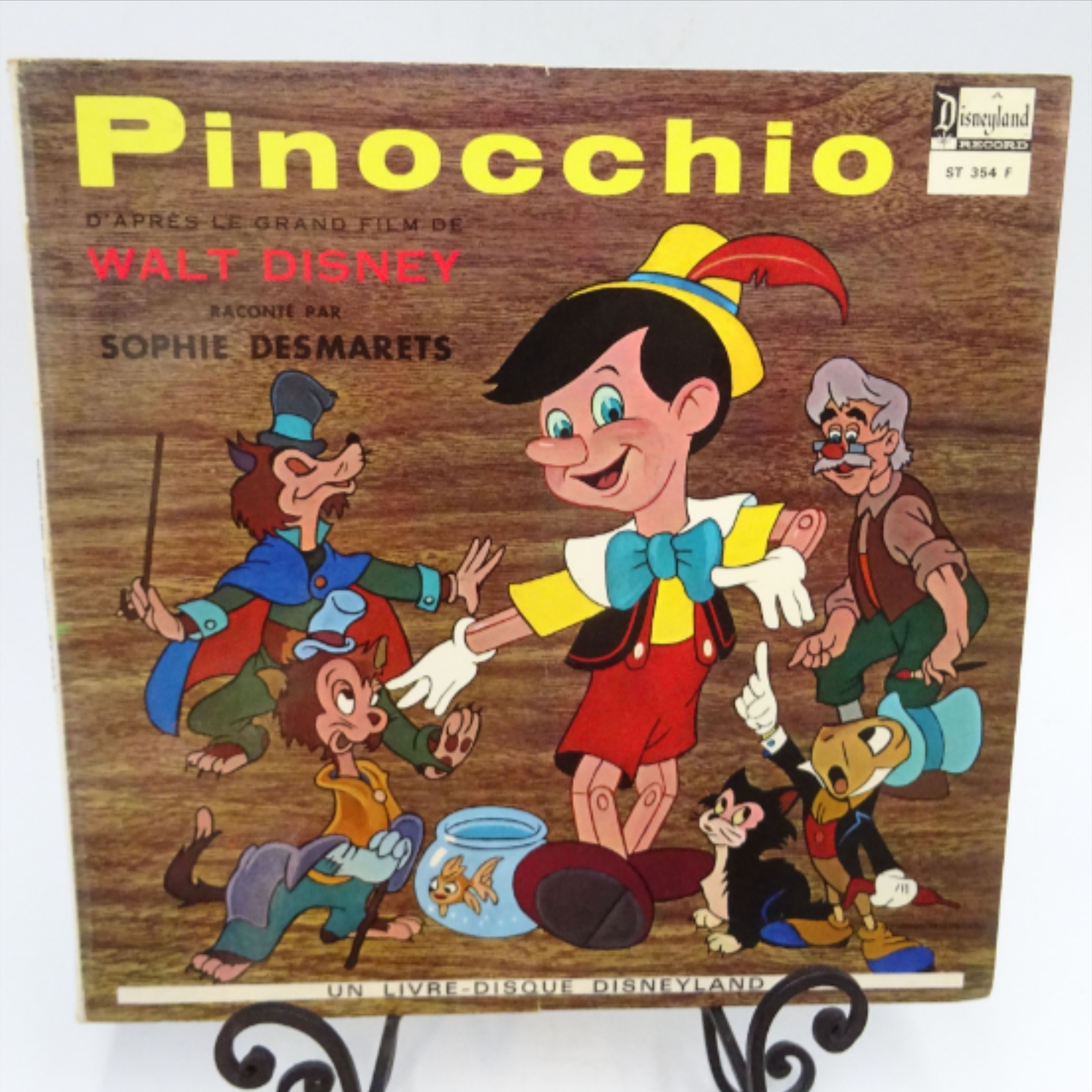 Voir photo 2 de Lot de livre vinyle Walt Disney de 1969 " Cendrillon et Pinocchio" Lot de livre vinyle Walt Disney de 1969 " Cendrillon et Pinocchio" Bon état reconditionné photo 2