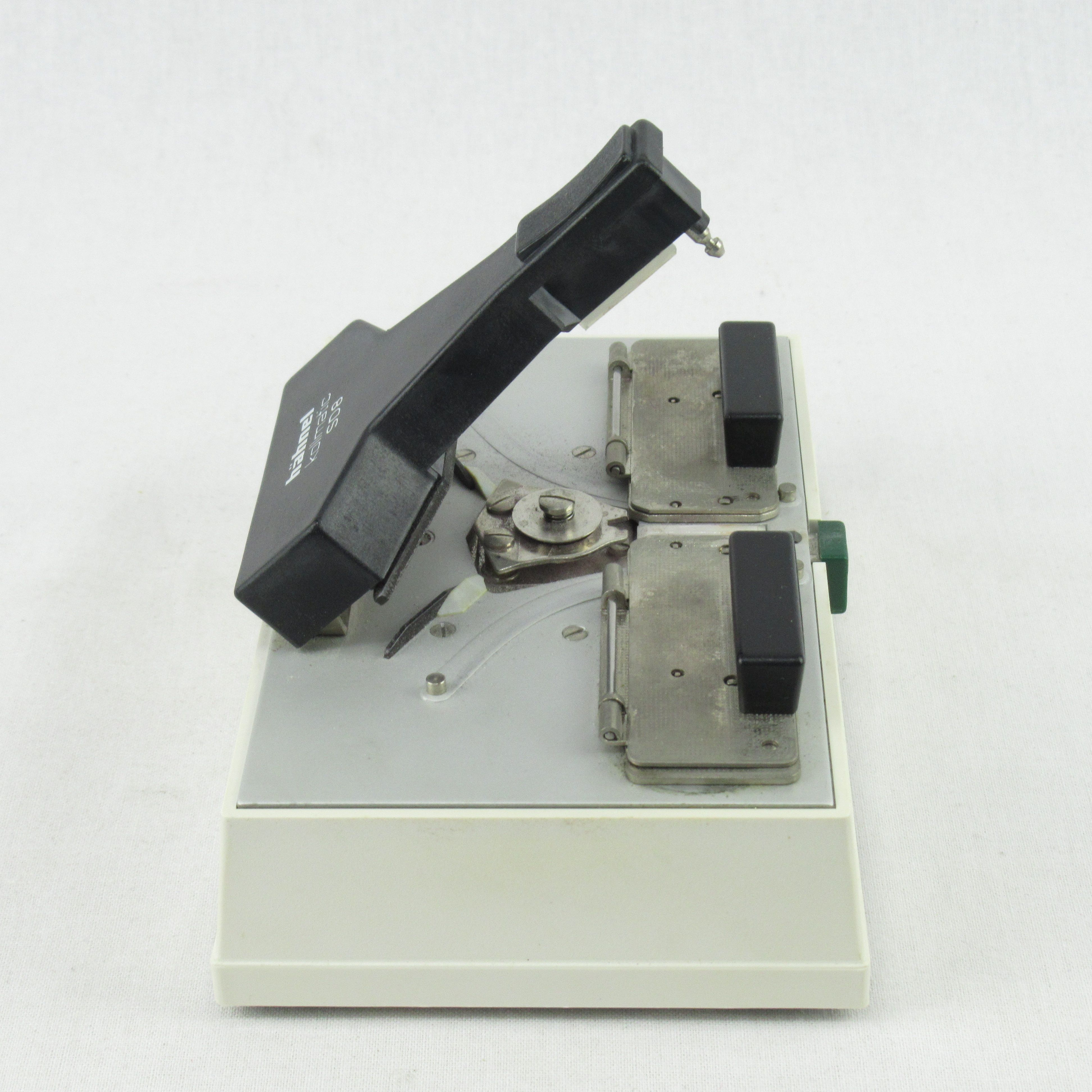 Voir photo 11 de Lot de matériel cinéma Super 8 (non-testé) Lot de matériel cinéma Super 8 (non-testé) reconditionné photo 11