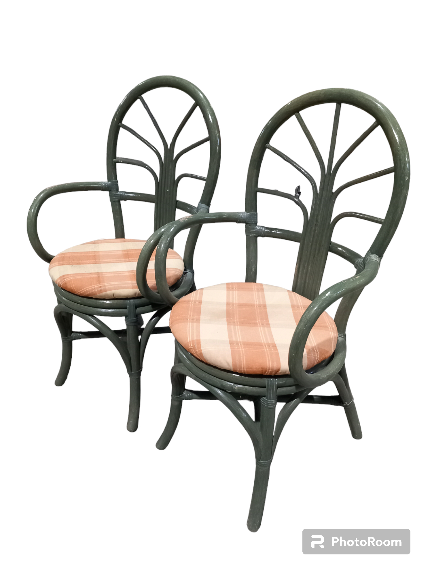 Voir photo 12 de Lot De Paire Chaise Vintage En Rotin Avec Dossier Arrondi Lot De Paire Chaise Vintage En Rotin Avec Dossier Arrondi Très bon état reconditionné photo 12