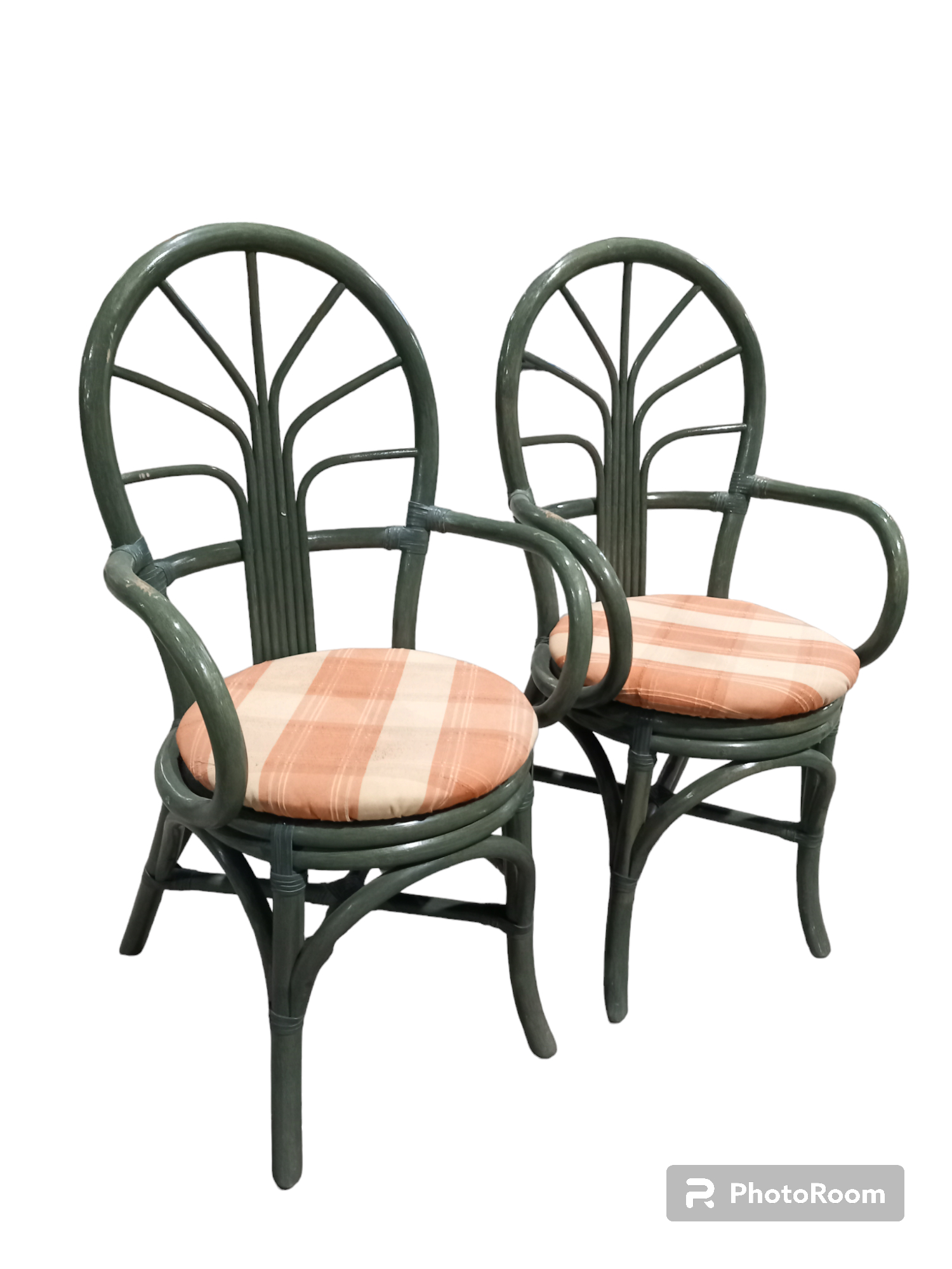 Voir photo 4 de Lot De Paire Chaise Vintage En Rotin Avec Dossier Arrondi Lot De Paire Chaise Vintage En Rotin Avec Dossier Arrondi Très bon état reconditionné photo 4