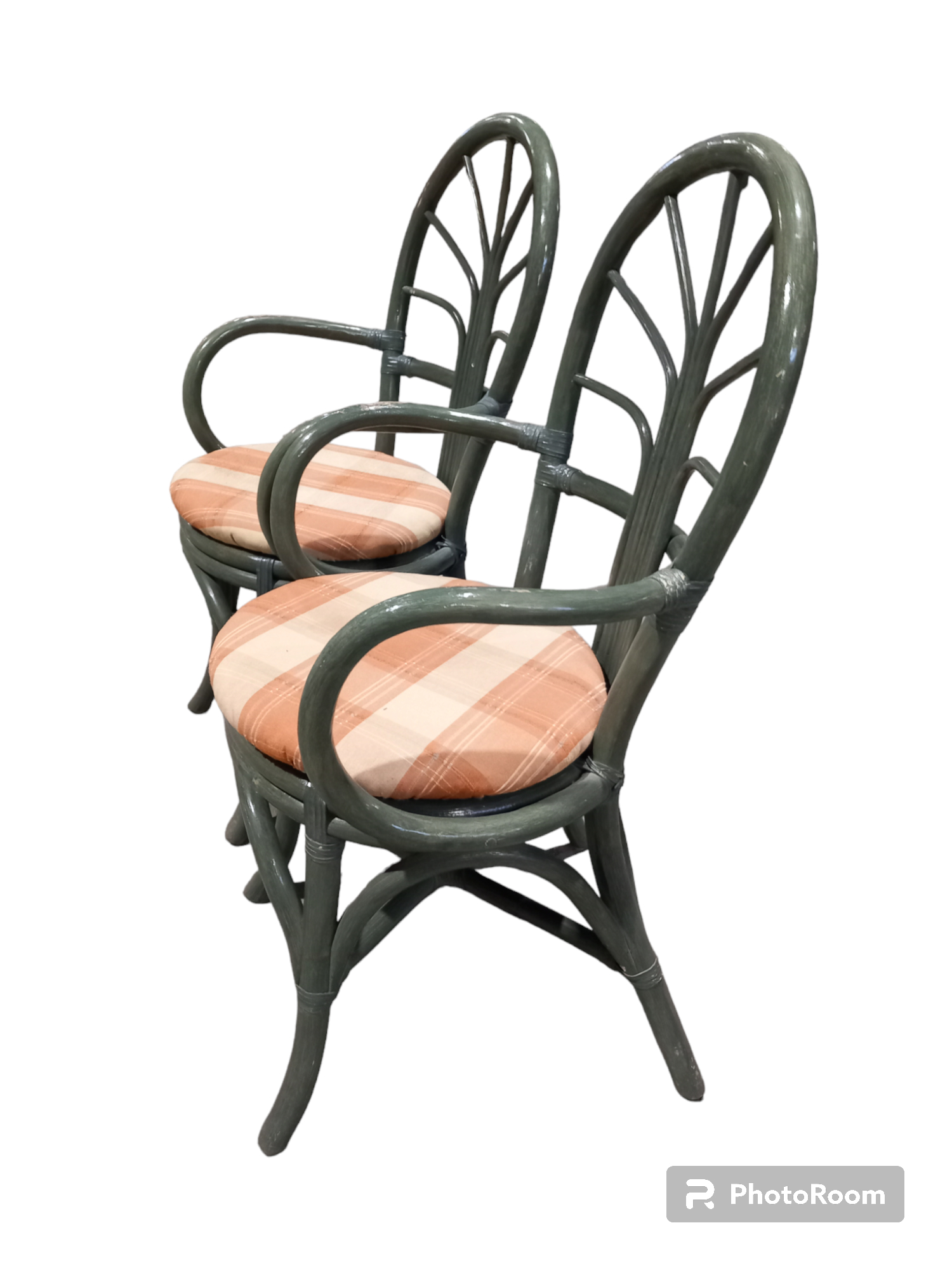 Voir photo 6 de Lot De Paire Chaise Vintage En Rotin Avec Dossier Arrondi Lot De Paire Chaise Vintage En Rotin Avec Dossier Arrondi Très bon état reconditionné photo 6