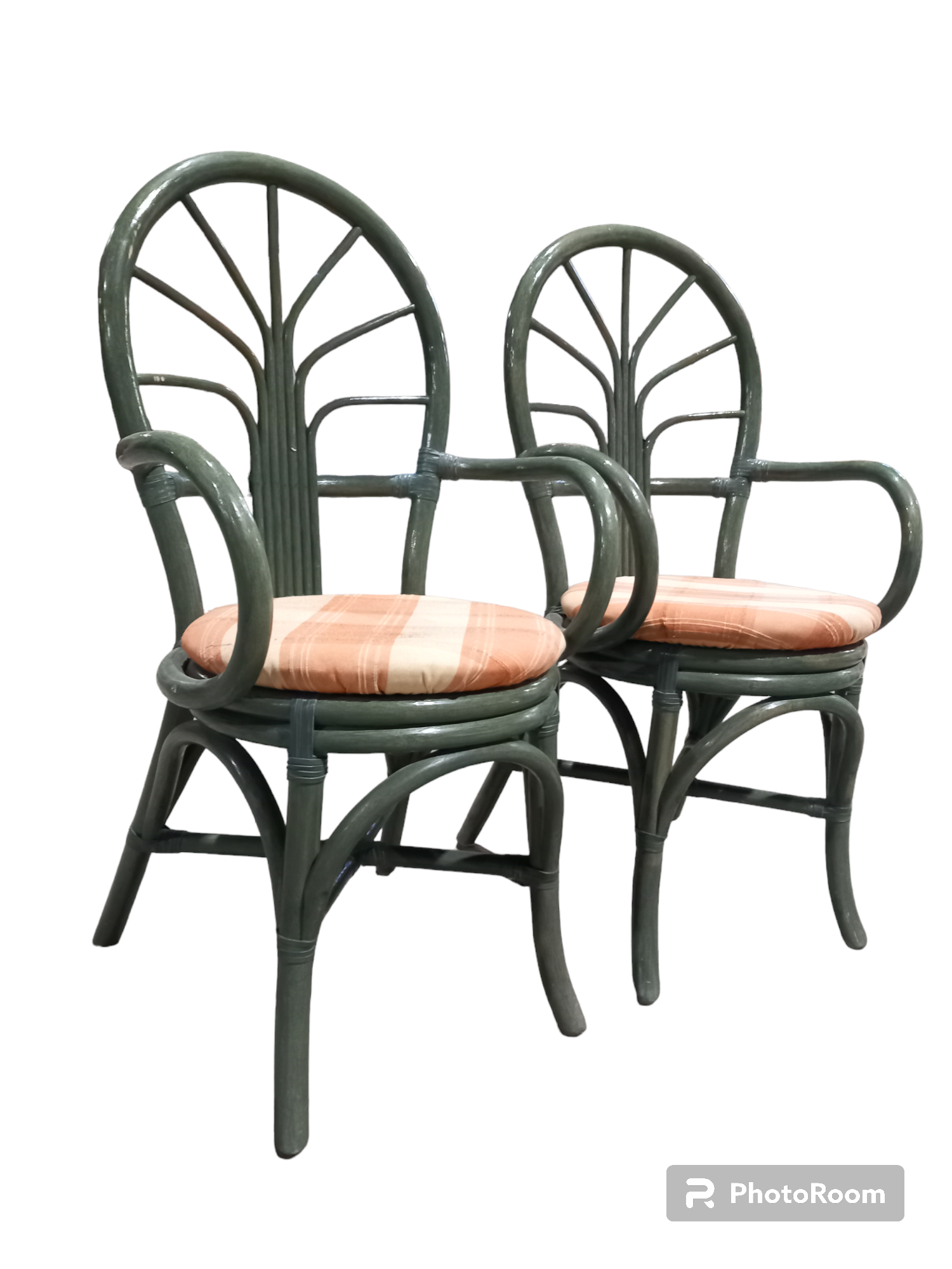 Voir photo 8 de Lot De Paire Chaise Vintage En Rotin Avec Dossier Arrondi Lot De Paire Chaise Vintage En Rotin Avec Dossier Arrondi Très bon état reconditionné photo 8