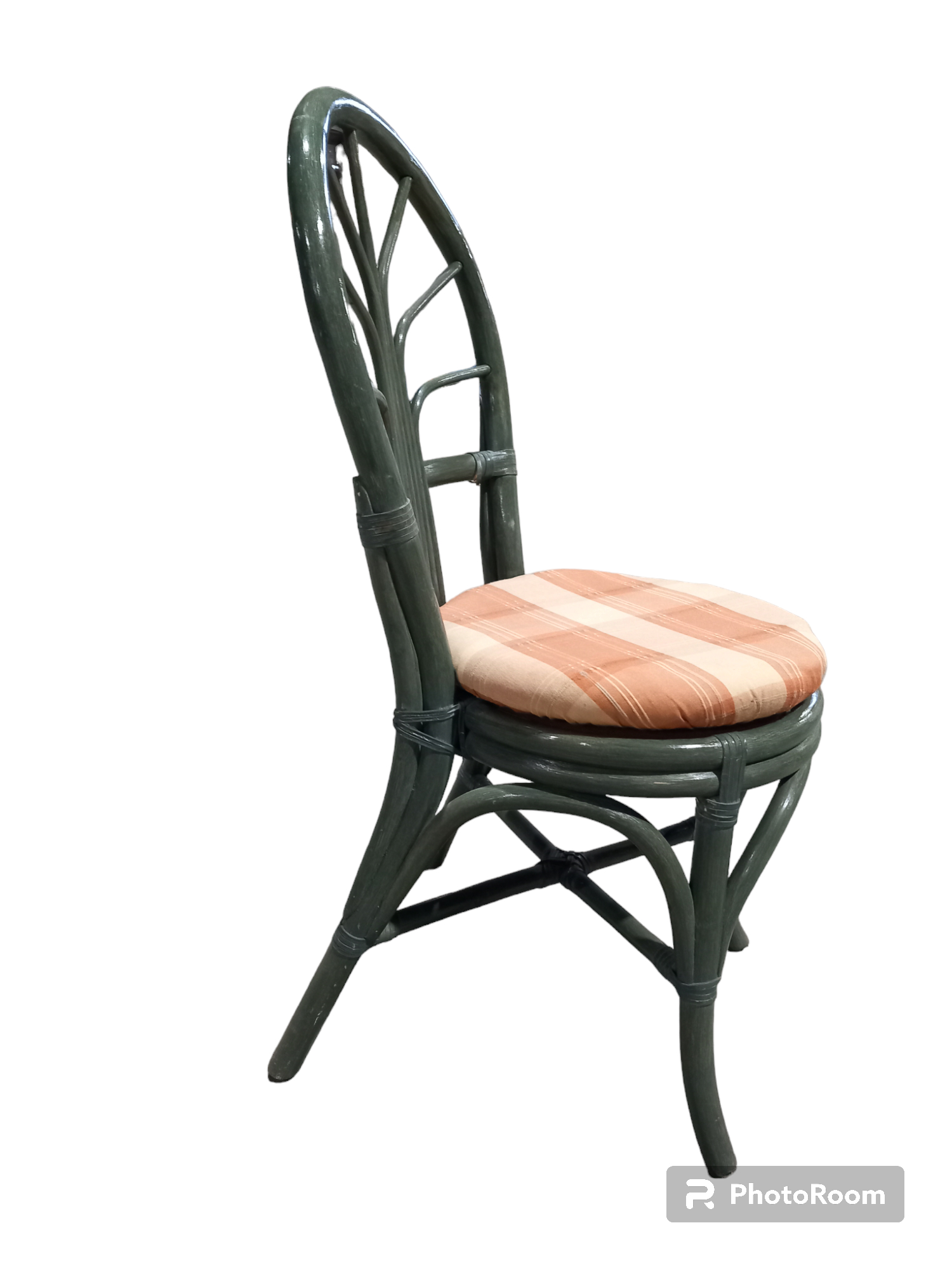 Voir photo 9 de Lot De Paire Chaise Vintage En Rotin Avec Dossier Arrondi Lot De Paire Chaise Vintage En Rotin Avec Dossier Arrondi Très bon état reconditionné photo 9