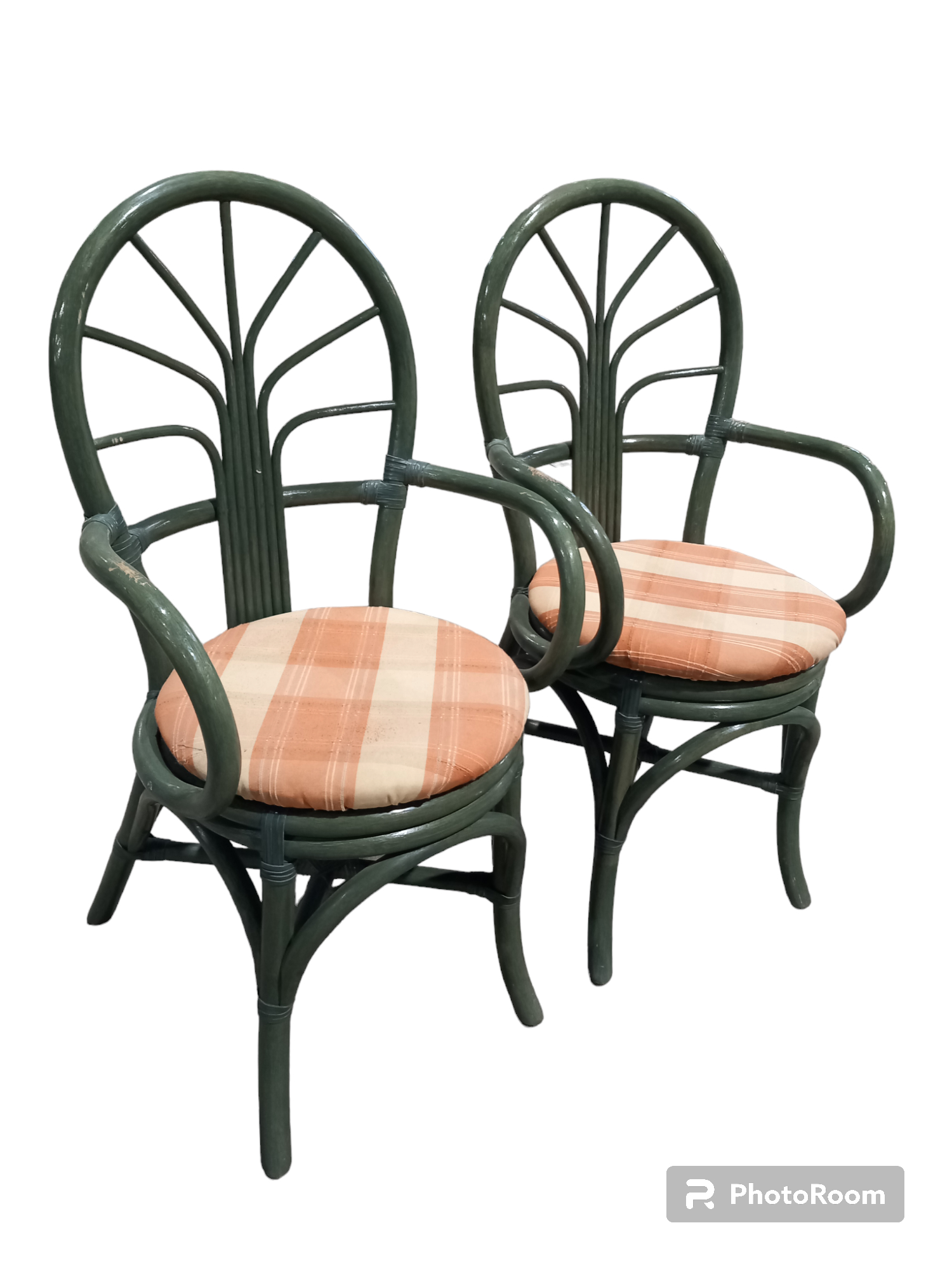 Lot De Paire Chaise Vintage En Rotin Avec Dossier Arrondi Très bon état - 299,00 € Lot De Paire Chaise Vintage En Rotin Avec Dossier Arrondi Très bon état reconditionné disponible sur Label Emmaüs