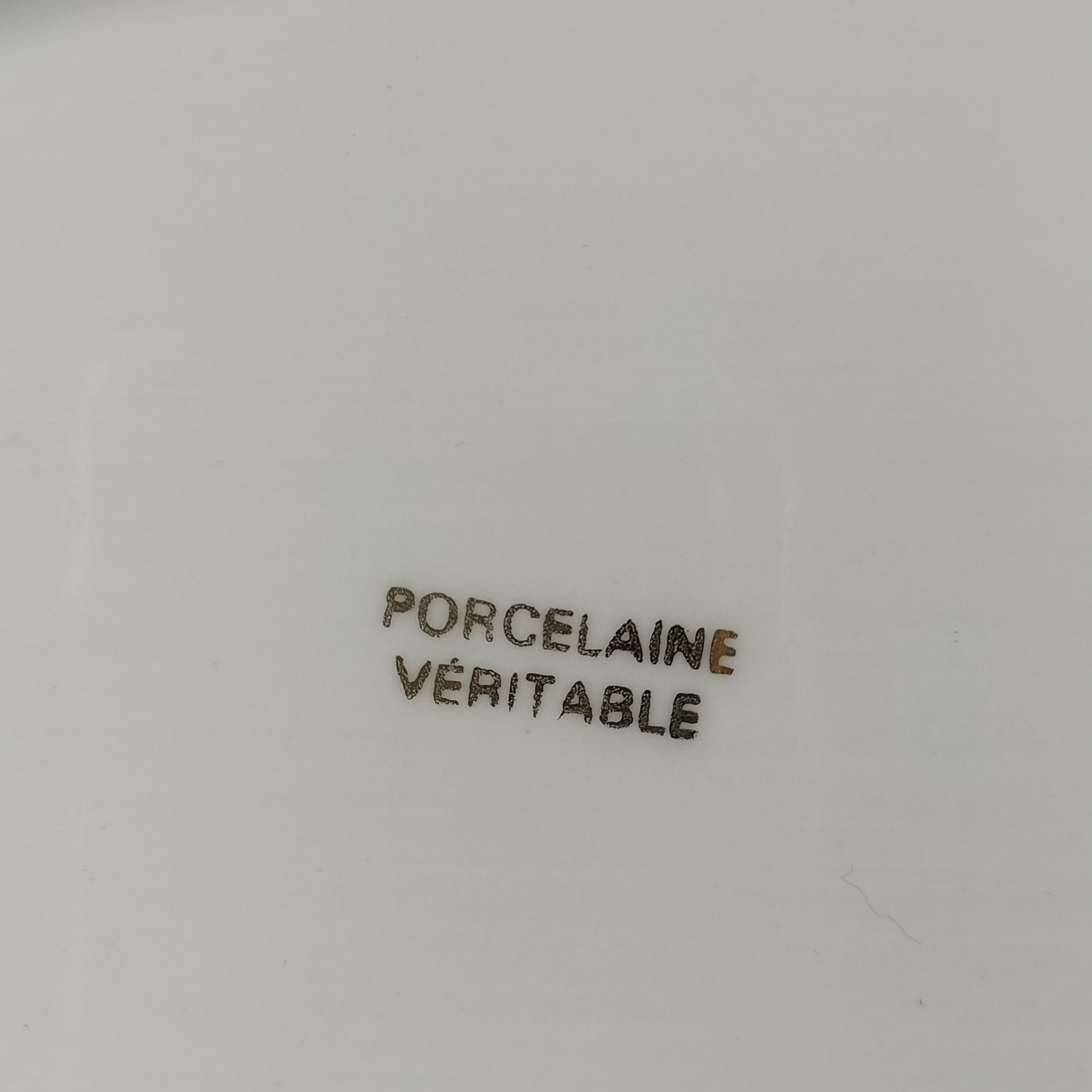 Voir photo 13 de Lot de plat ovale et saucière Oiseaux du Paradis "Porcelaine Véritable" Lot de plat ovale et saucière Oiseaux du Paradis "Porcelaine Véritable" Bon état reconditionné photo 13
