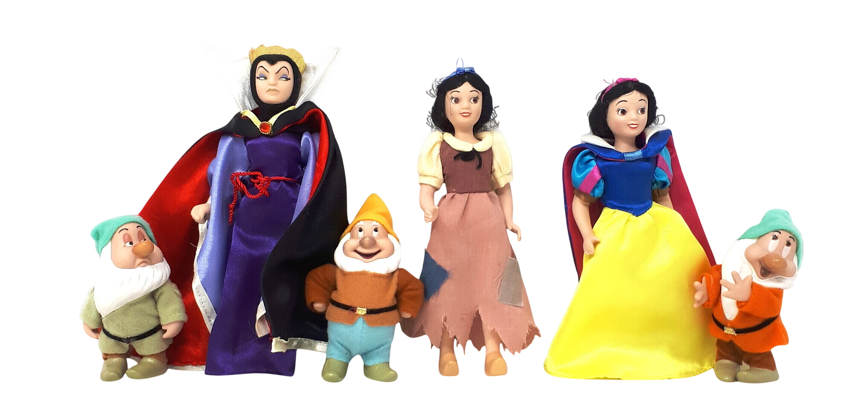 Lot de poupées en porcelaine Disney État correct - 20,00 € Lot de poupées en porcelaine Disney État correct reconditionné disponible sur Label Emmaüs