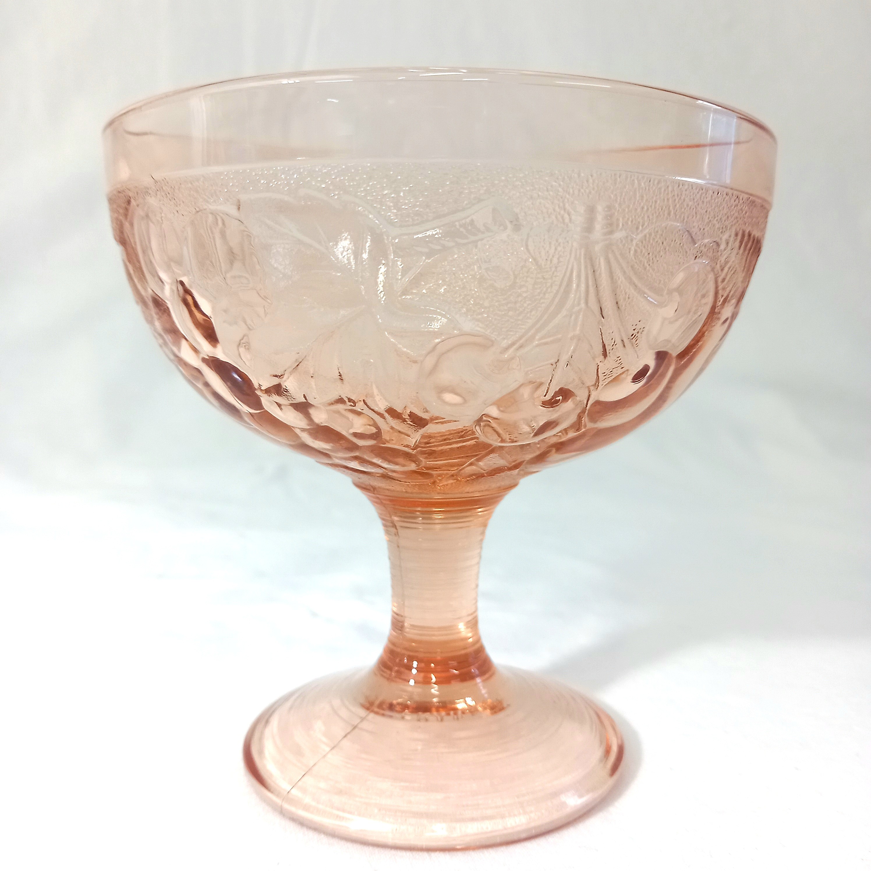 Voir photo 3 de Lot de quatre coupes à fruits / glaces vintage, en verre rose Lot de quatre coupes à fruits / glaces vintage, en verre rose reconditionné photo 3