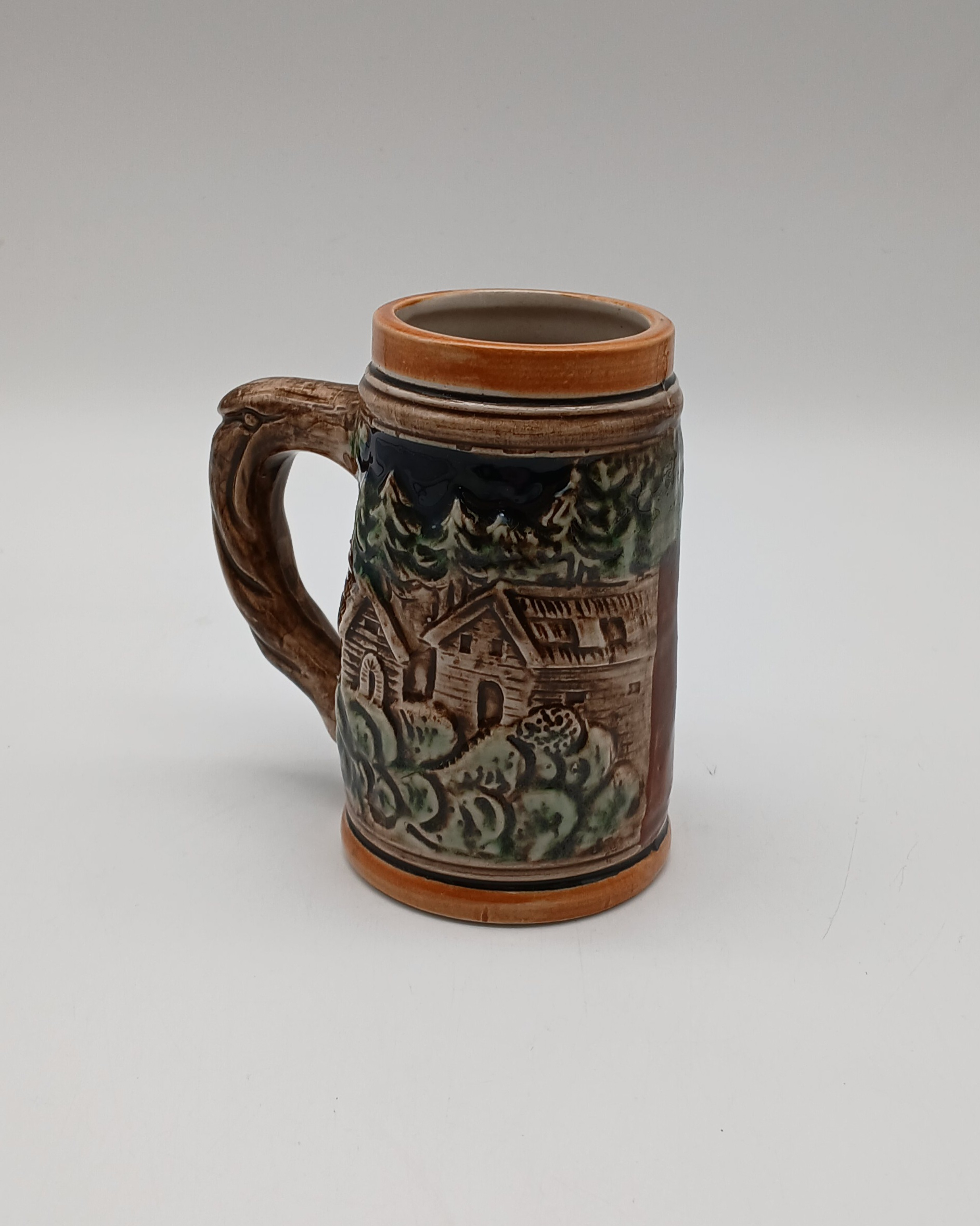 Voir photo 8 de Lot de quatre petites chopes à bière avec un cendrier en verre - Forêt noire - Allemagne Lot de quatre petites chopes à bière avec un cendrier en verre - Forêt noire - Allemagne Très bon état reconditionné photo 8