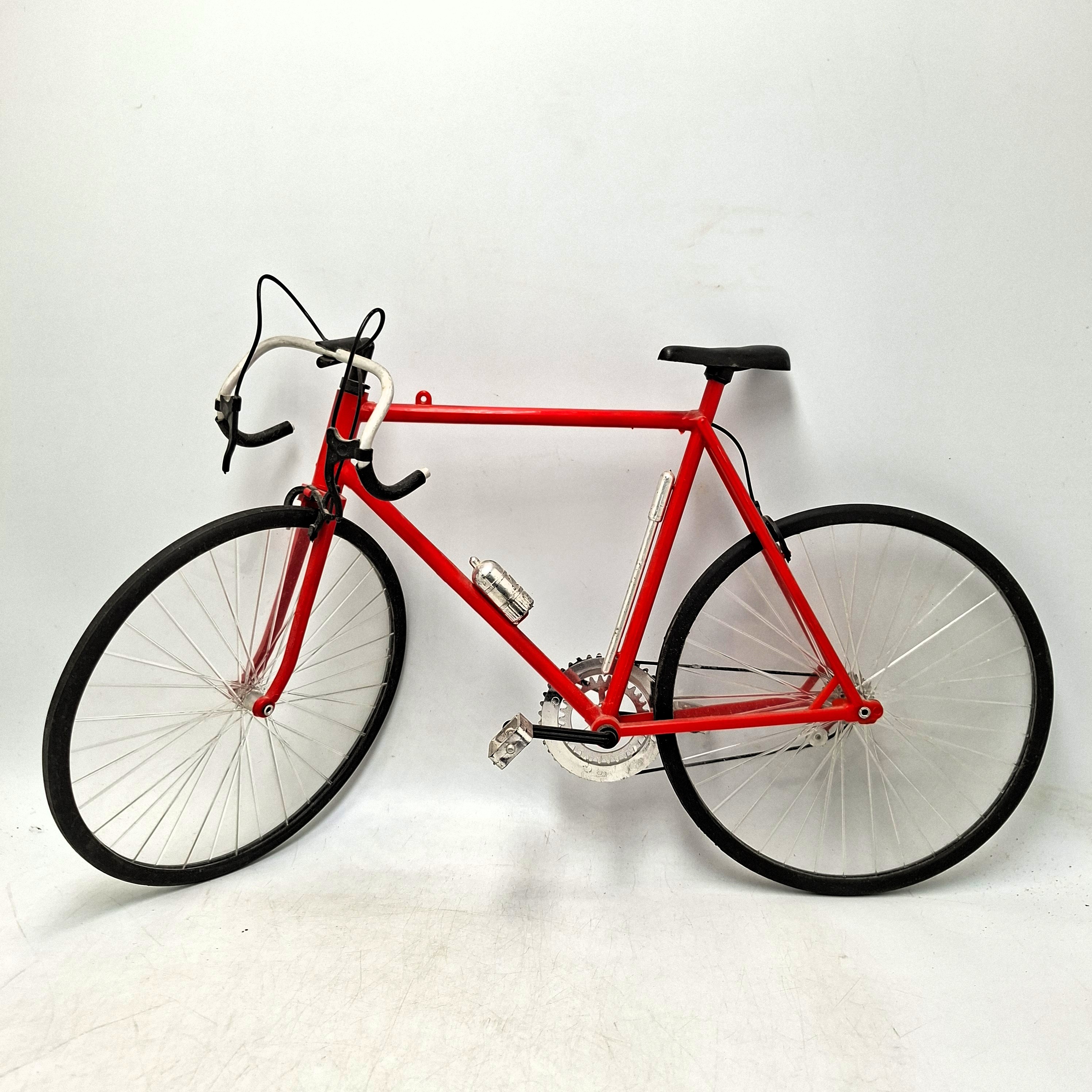 Voir photo 2 de LOT de quatre vélos miniatures. Pour collectionneurs LOT de quatre vélos miniatures. Pour collectionneurs Très bon état reconditionné photo 2