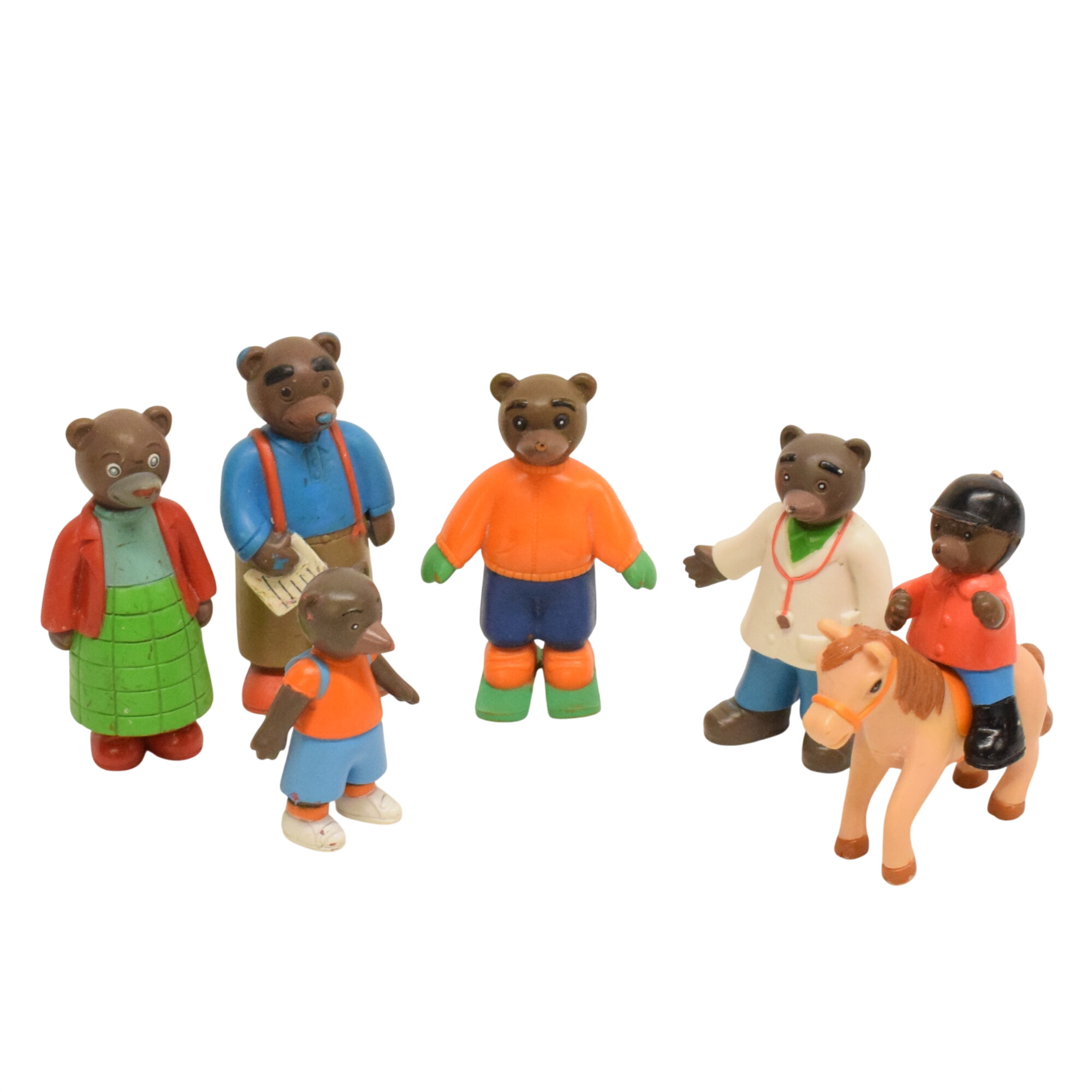Lot de six figurines plus un cheval univers petit ours brun par Bayard Presse État correct - 10,00 € Lot de six figurines plus un cheval univers petit ours brun par Bayard Presse État correct reconditionné disponible sur Label Emmaüs