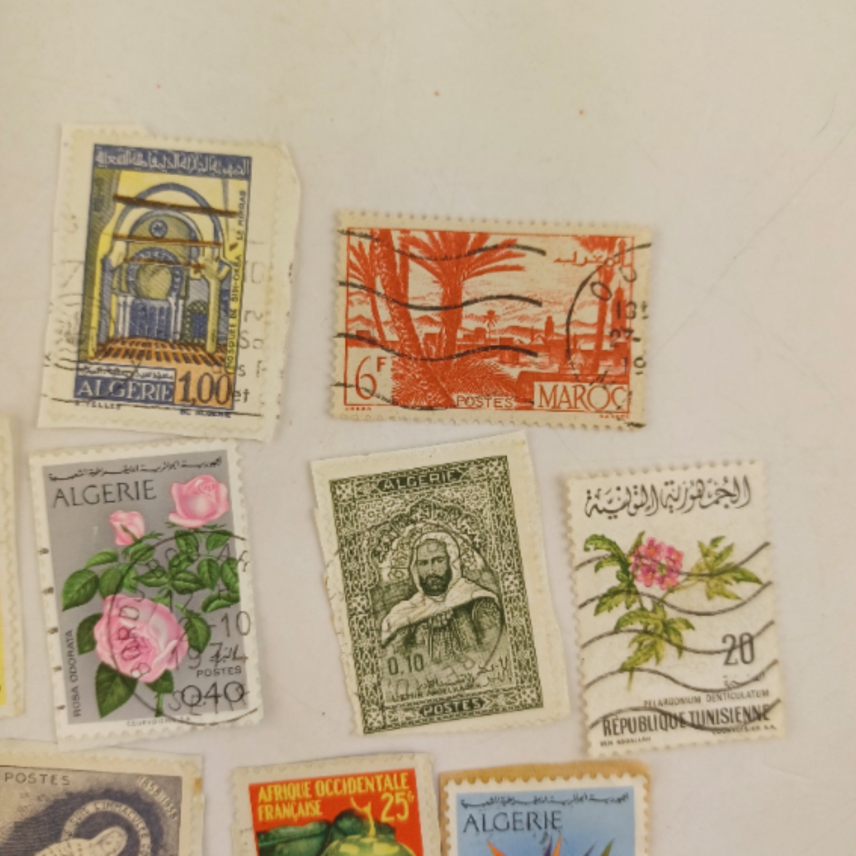 Voir photo 5 de Lot de timbres oblitérés Algérie, Maroc, Tunisie, AOF et Monaco, collection ancienne francophone Lot de timbres oblitérés Algérie, Maroc, Tunisie, AOF et Monaco, collection ancienne francophone Très bon état reconditionné photo 5
