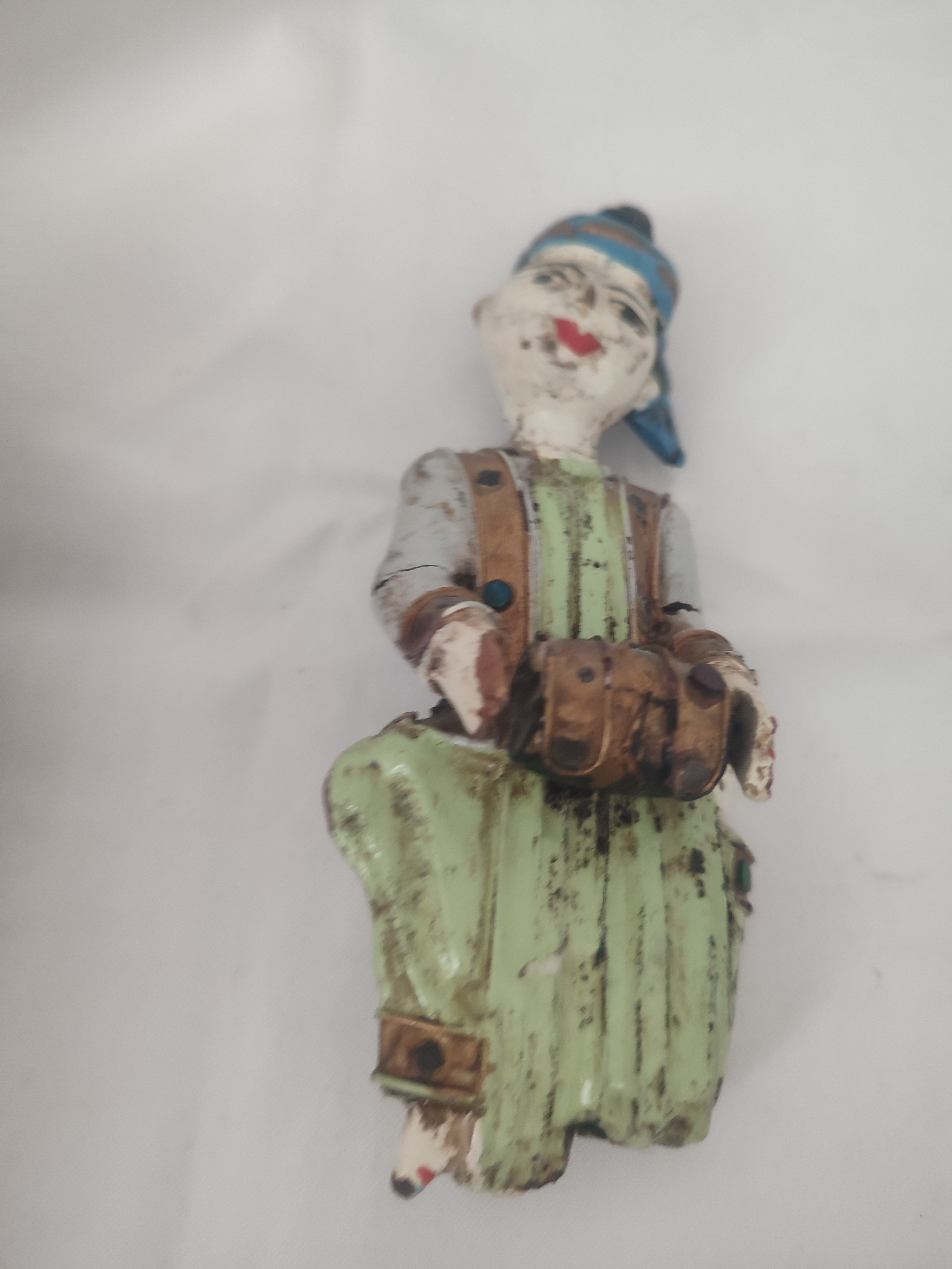 Voir photo 3 de Lot De Trois figurines En Bois Anciennes en Bon état Lot De Trois figurines En Bois Anciennes en Bon état Très bon état reconditionné photo 3