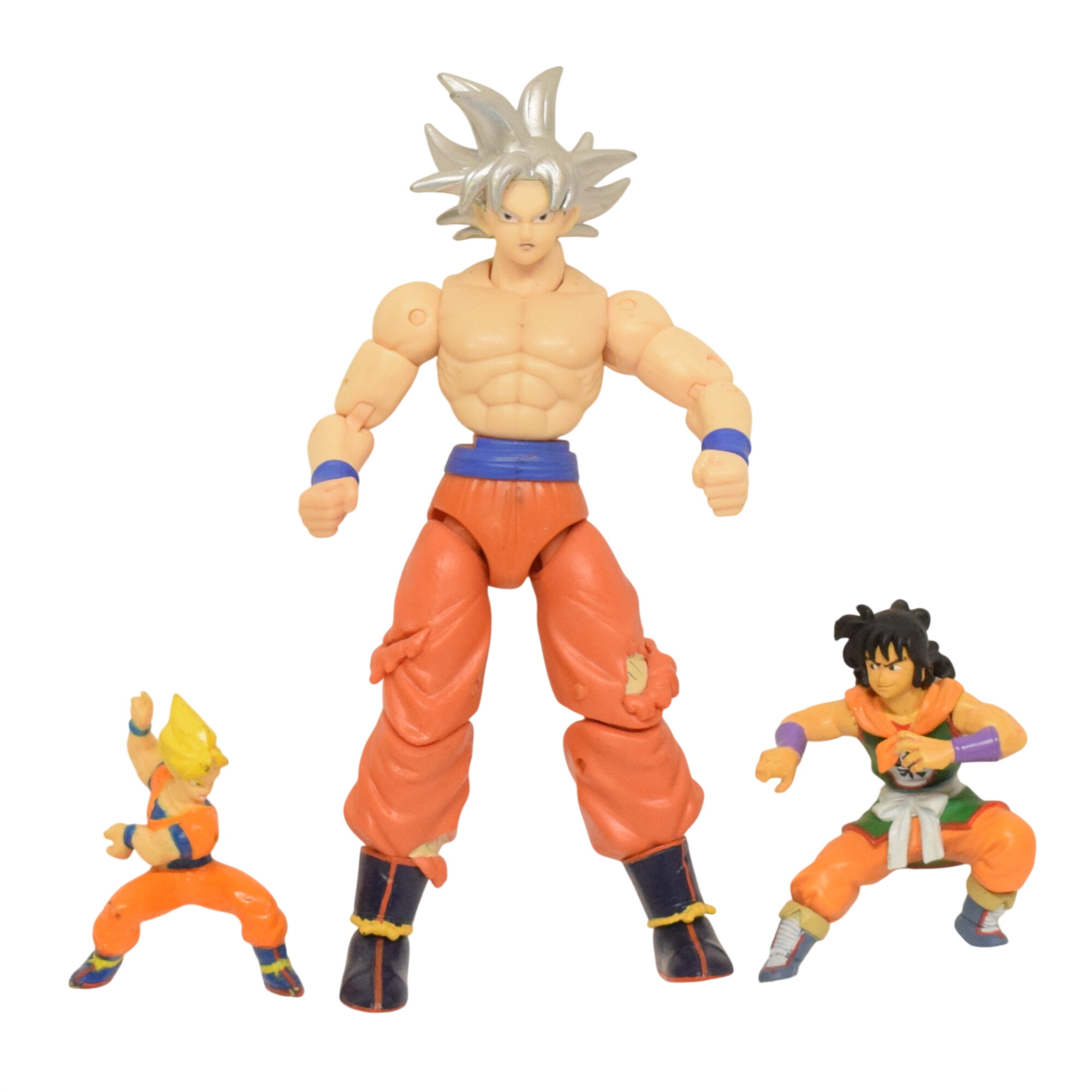 Lot de trois figurines issues de l'univers Dragon Ball Z BS/ S. /TA Bon état - 11,00 € Lot de trois figurines issues de l'univers Dragon Ball Z BS/ S. /TA Bon état reconditionné disponible sur Label Emmaüs