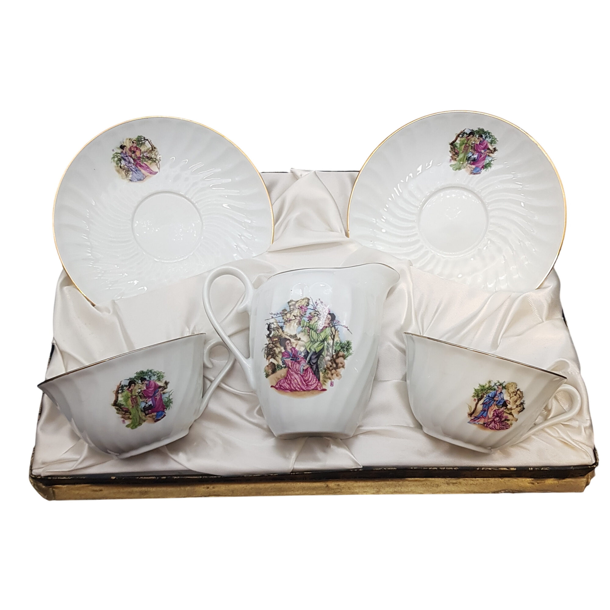 Acheter Lot de vaiselle en porcelaine thème asiatique Très bon état - 20,00 € Lot de vaiselle en porcelaine thème asiatique Très bon état reconditionné disponible sur Label Emmaüs