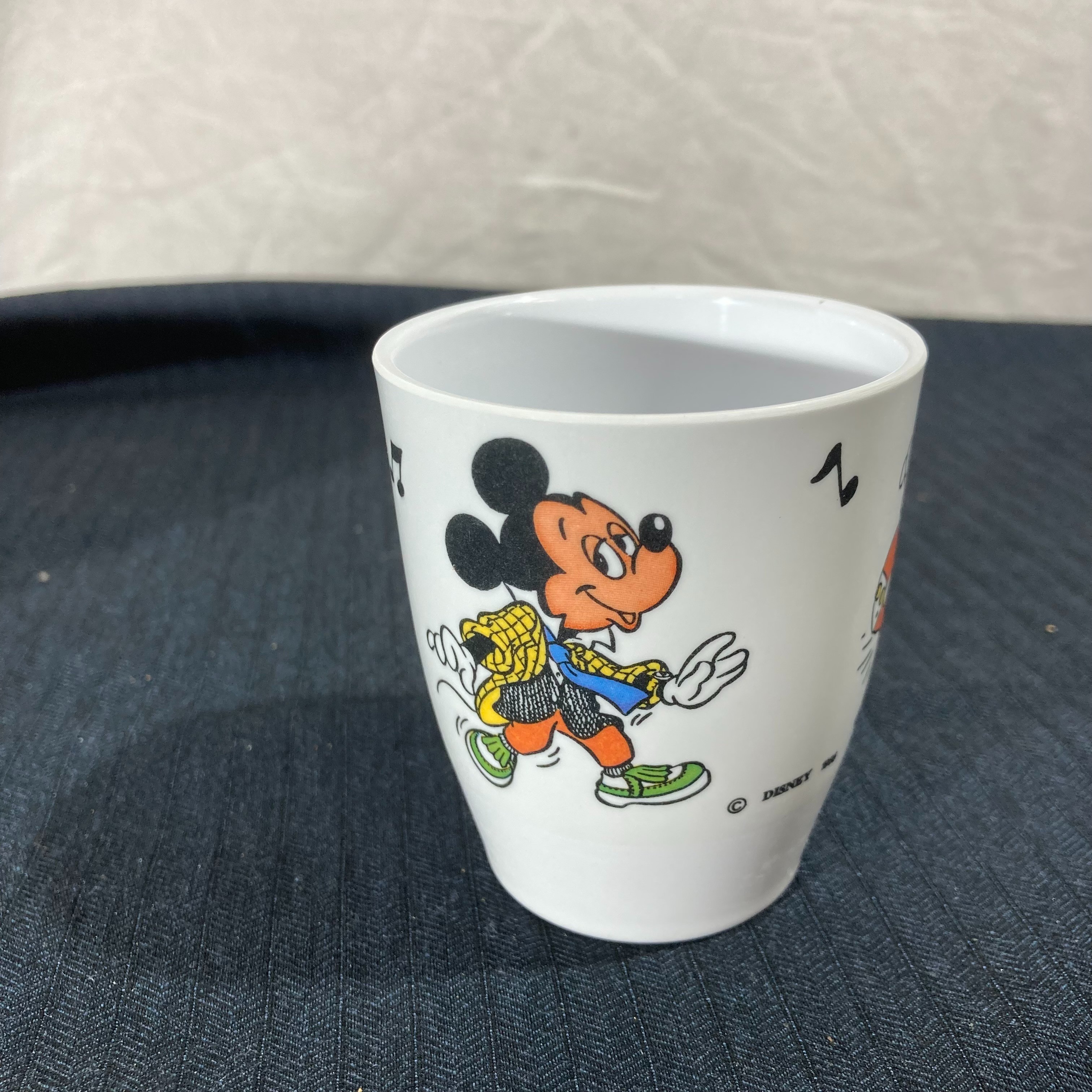 Voir photo 5 de Lot de Vaisselle Vintage Enfants : Disney & Looney Tunes Lot de Vaisselle Vintage Enfants : Disney & Looney Tunes Très bon état reconditionné photo 5