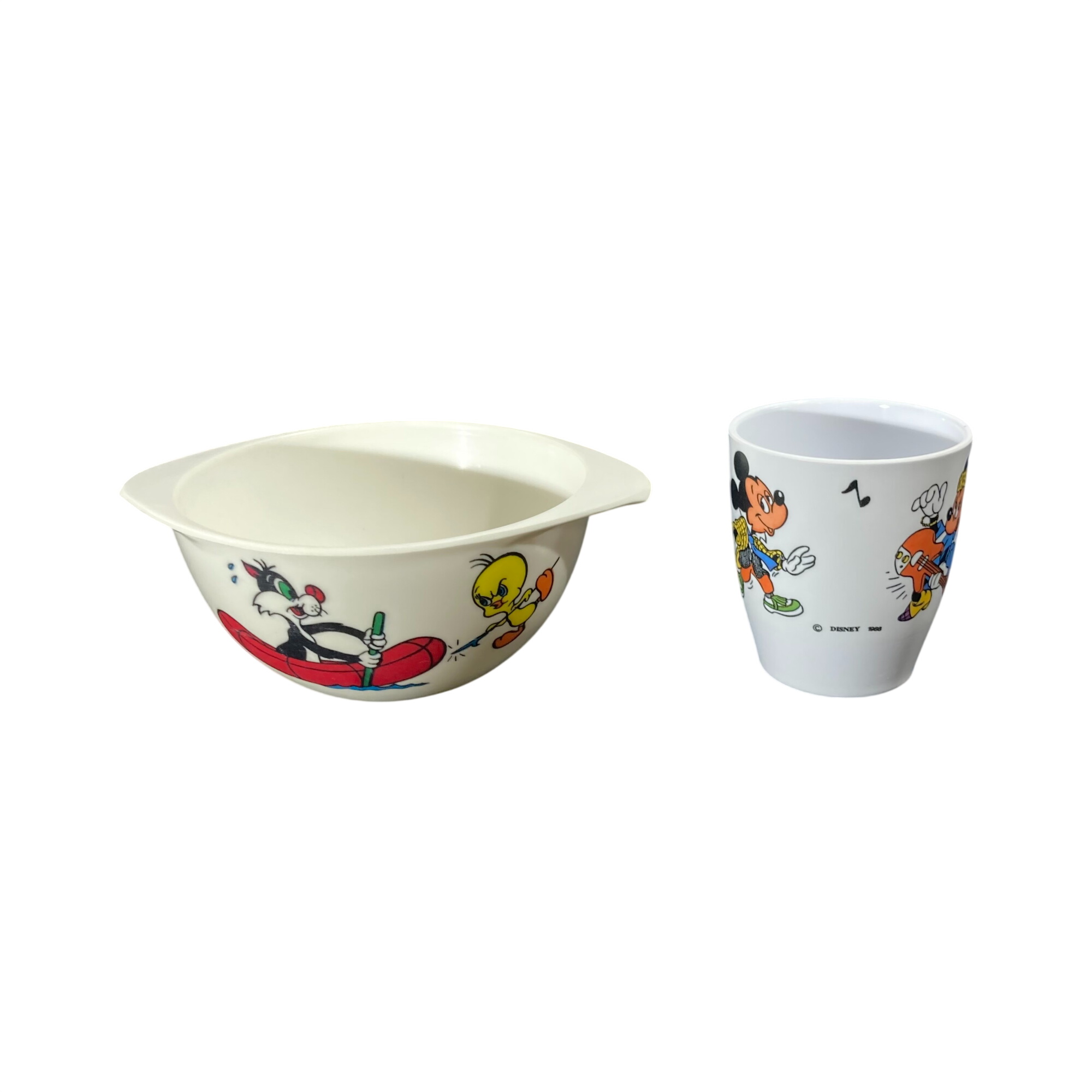 Lot de Vaisselle Vintage Enfants : Disney & Looney Tunes Très bon état - 15,00 € Lot de Vaisselle Vintage Enfants : Disney & Looney Tunes Très bon état reconditionné disponible sur Label Emmaüs