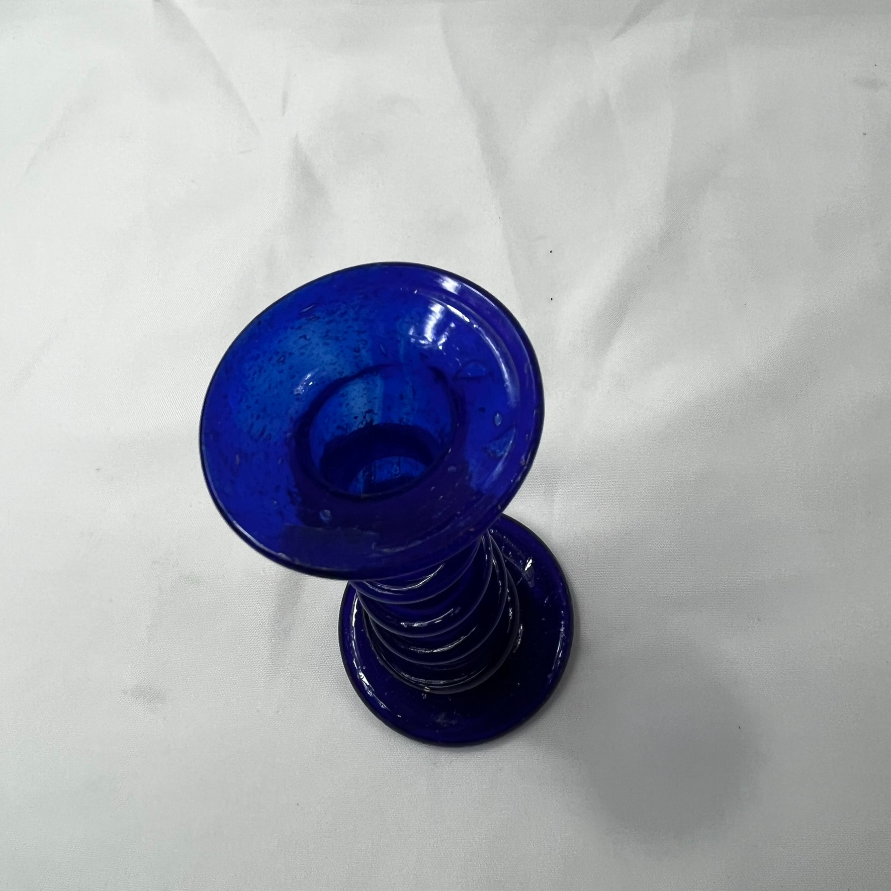 Voir photo 8 de Lot décoration blanc et bleu. Une lampe berger un vase en verre soufflé style Murano en forme d'arum et un bougeoir en verre Lot décoration blanc et bleu. Une lampe berger un vase en verre soufflé style Murano en forme d'arum et un bougeoir en verre Très bon état reconditionné photo 8