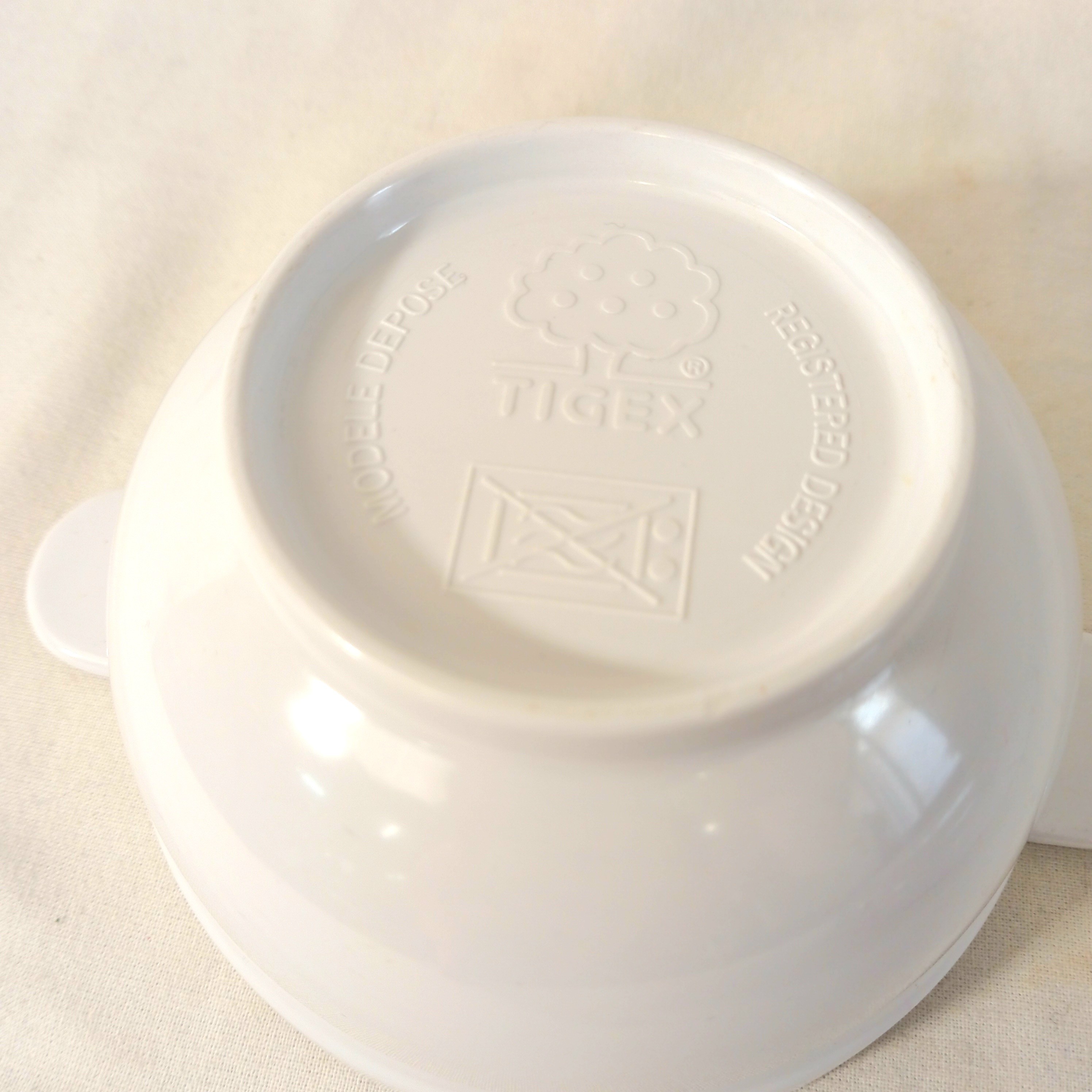 Voir photo 6 de Lot Disney composé d'une assiette creuse et d'un bol en mélamine, de marque Tigex Lot Disney composé d'une assiette creuse et d'un bol en mélamine, de marque Tigex Très bon état reconditionné photo 6