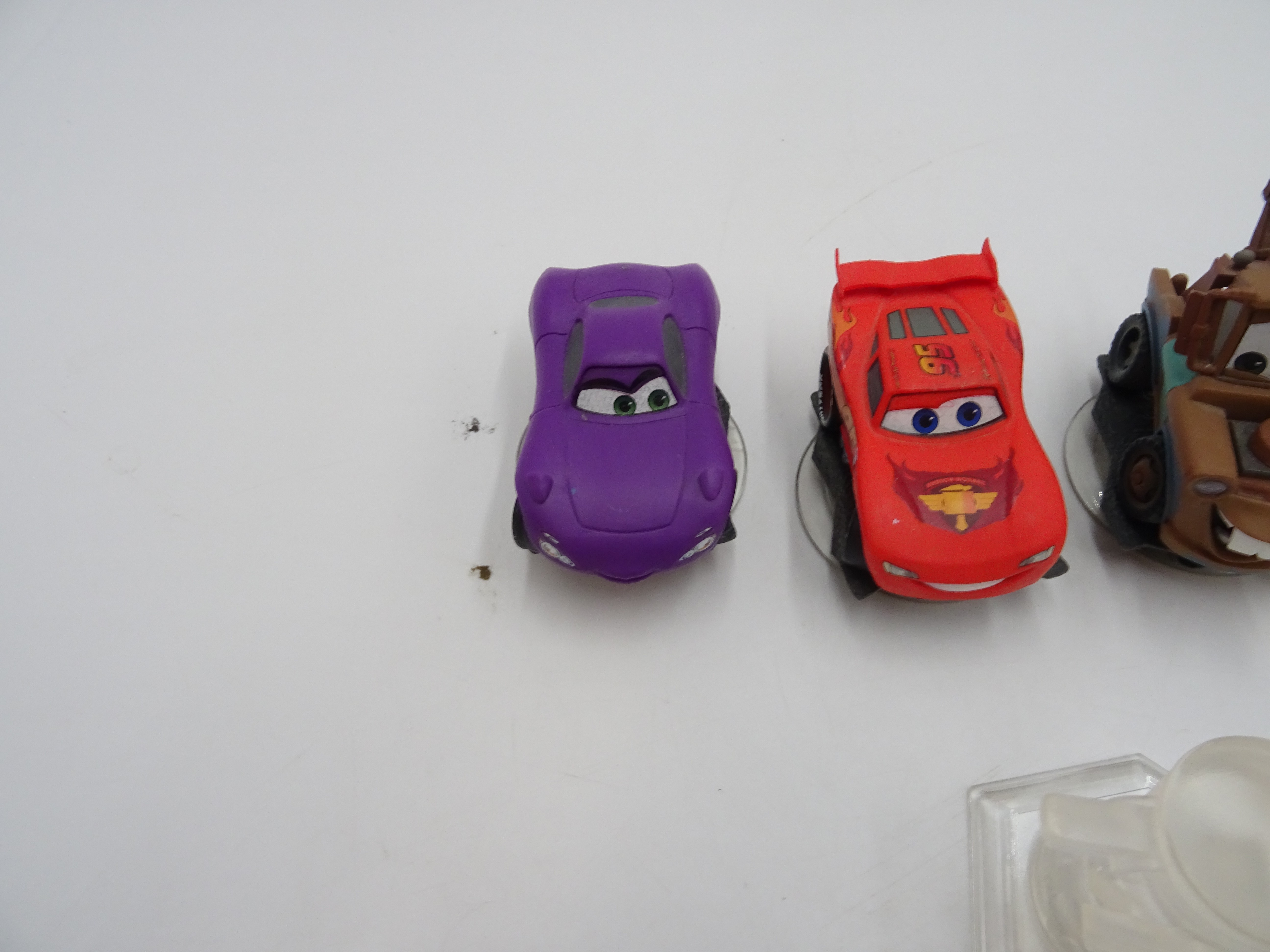 Voir photo 2 de Lot figurine Disney Infinty CARS. Lot figurine Disney Infinty CARS. Bon état reconditionné photo 2
