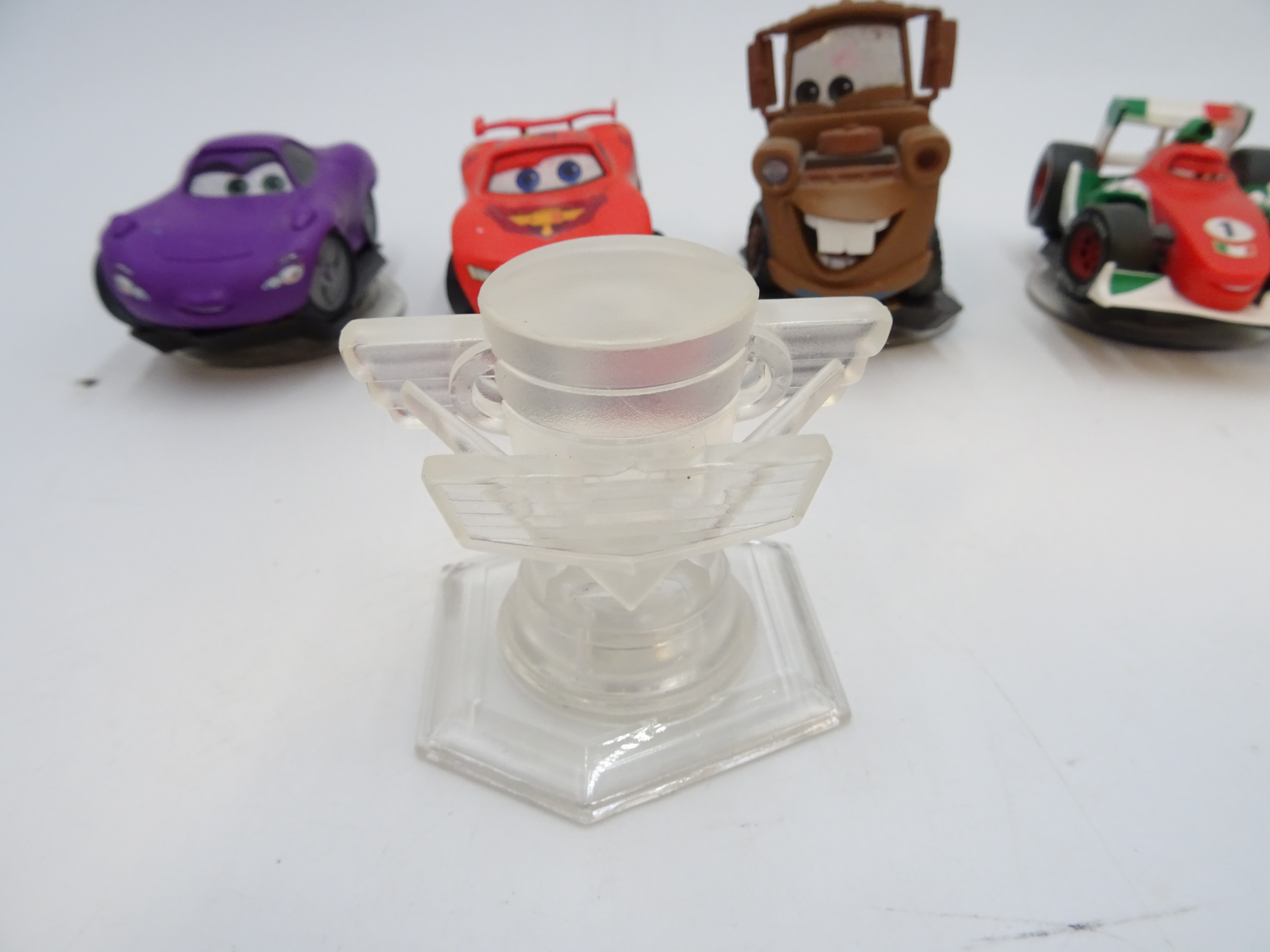 Voir photo 6 de Lot figurine Disney Infinty CARS. Lot figurine Disney Infinty CARS. Bon état reconditionné photo 6