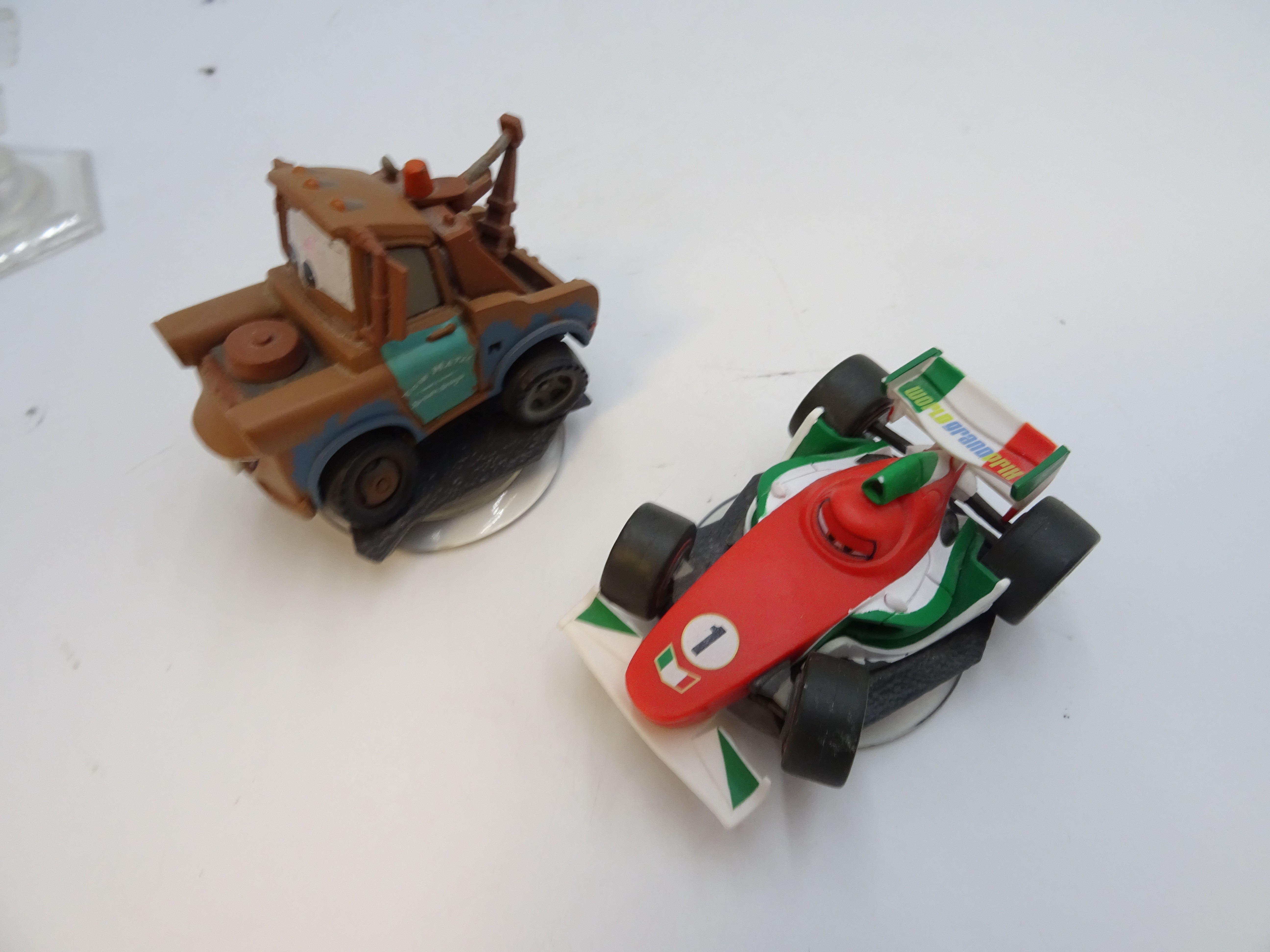 Voir photo 8 de Lot figurine Disney Infinty CARS. Lot figurine Disney Infinty CARS. Bon état reconditionné photo 8