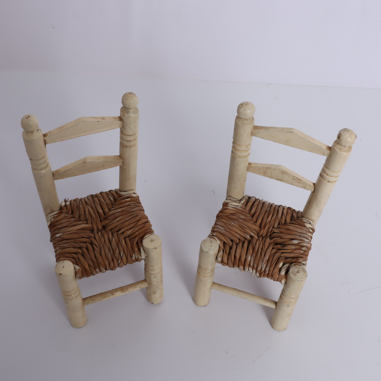 Voir photo 17 de Lot mobilier miniature : Buffet, Table et 3 Chaises Lot mobilier miniature : Buffet, Table et 3 Chaises Bon état reconditionné photo 17