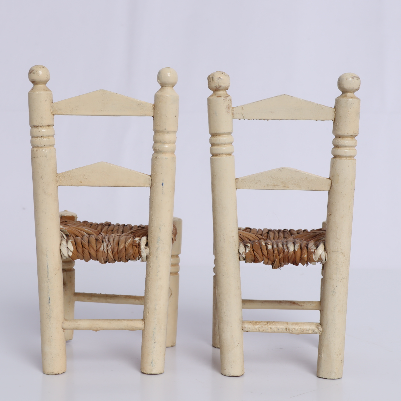 Voir photo 19 de Lot mobilier miniature : Buffet, Table et 3 Chaises Lot mobilier miniature : Buffet, Table et 3 Chaises Bon état reconditionné photo 19