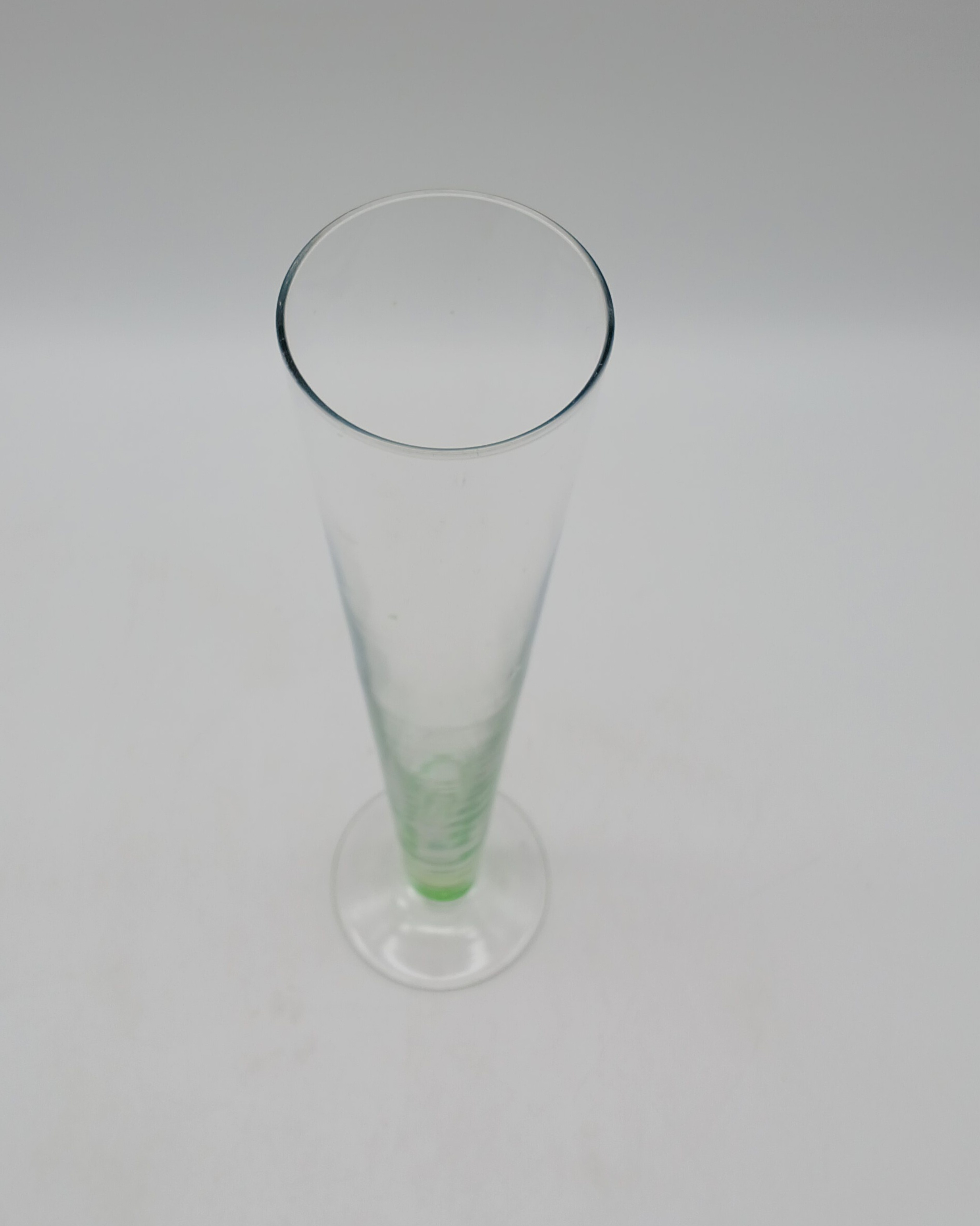 Voir photo 12 de Lot petite tablée - Vin : verres à vin colorés irisés - porte bouteille en métal tressé - et vase Lot petite tablée - Vin : verres à vin colorés irisés - porte bouteille en métal tressé - et vase Très bon état reconditionné photo 12