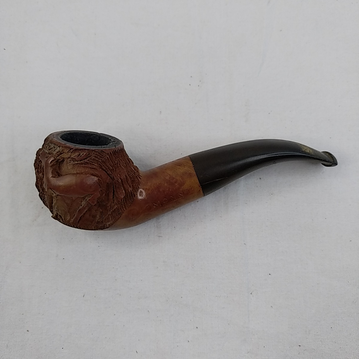 Voir photo 2 de Lot : pipe sclutptée MONN, boîte à cigares et cendrier bois Lot : pipe sclutptée MONN, boîte à cigares et cendrier bois Bon état reconditionné photo 2