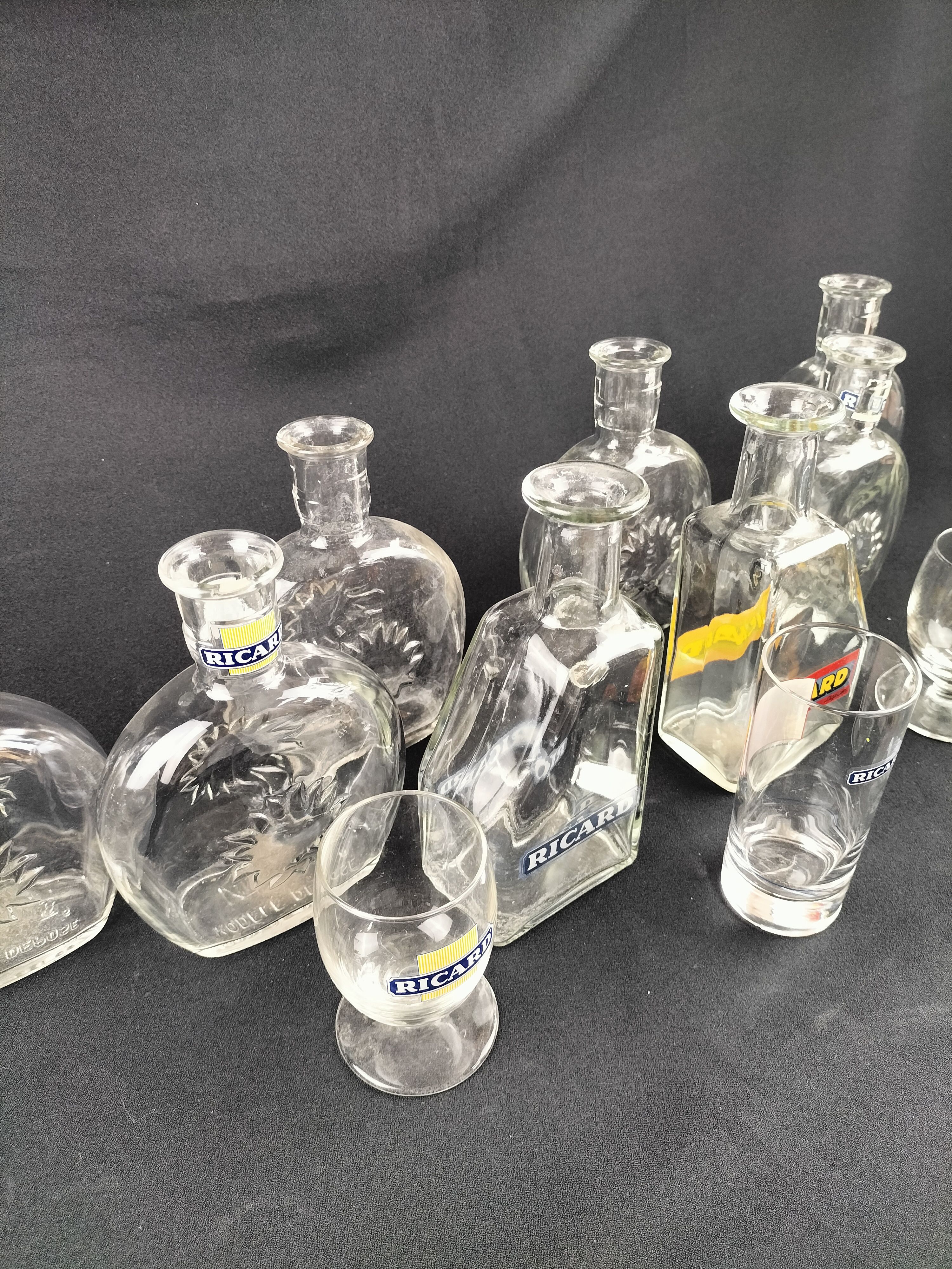 Voir photo 19 de 🔥 Lot Ricard Vintage Complet : 8 Carafes + 3 Verres + 4 Gobelets Offerts 🔥 🔥 Lot Ricard Vintage Complet : 8 Carafes + 3 Verres + 4 Gobelets Offerts 🔥 État correct reconditionné photo 19
