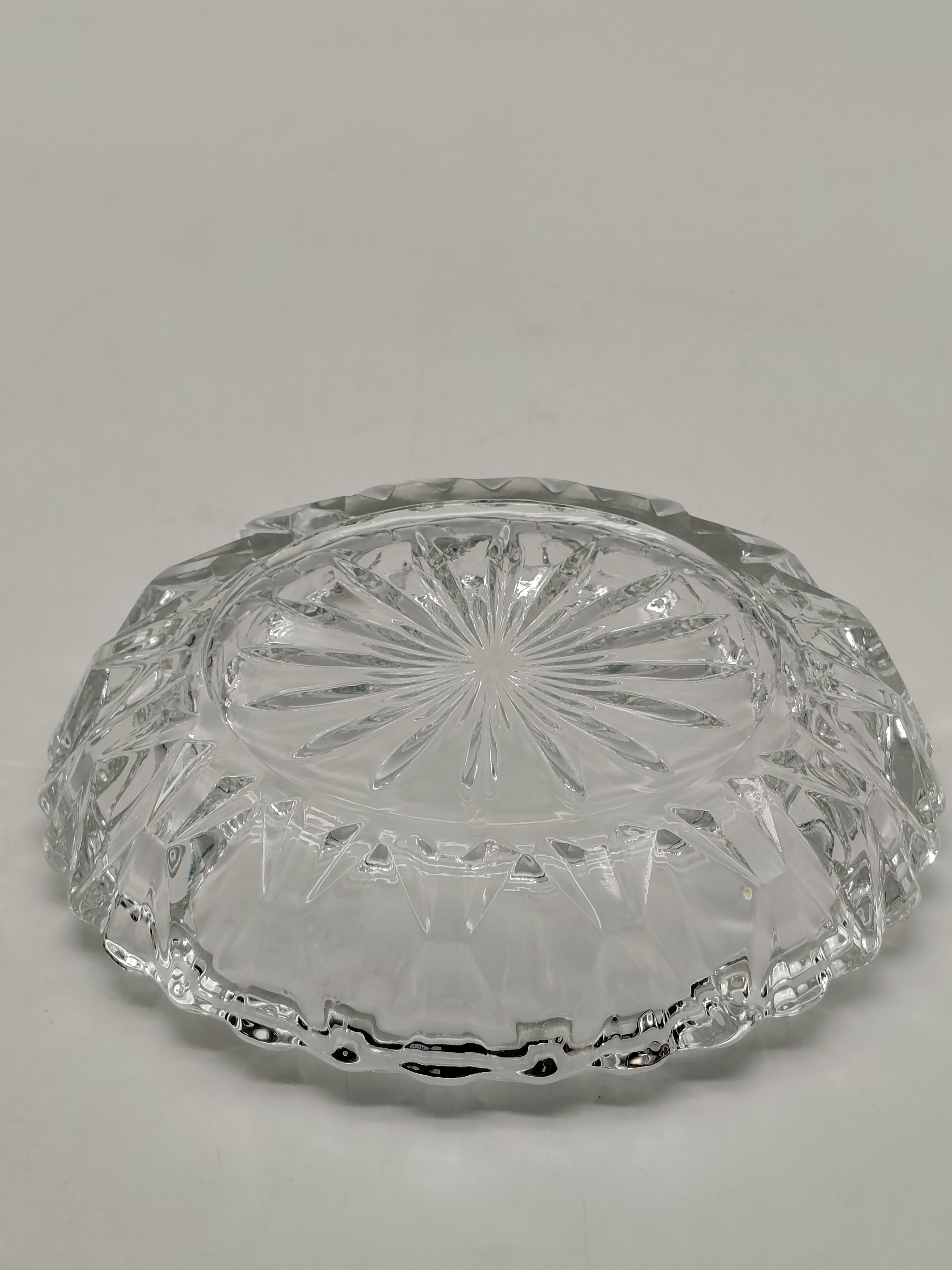 Voir photo 10 de Lot "Service à apéritif" en verre cristallin style baroque Lot "Service à apéritif" en verre cristallin style baroque Très bon état reconditionné photo 10