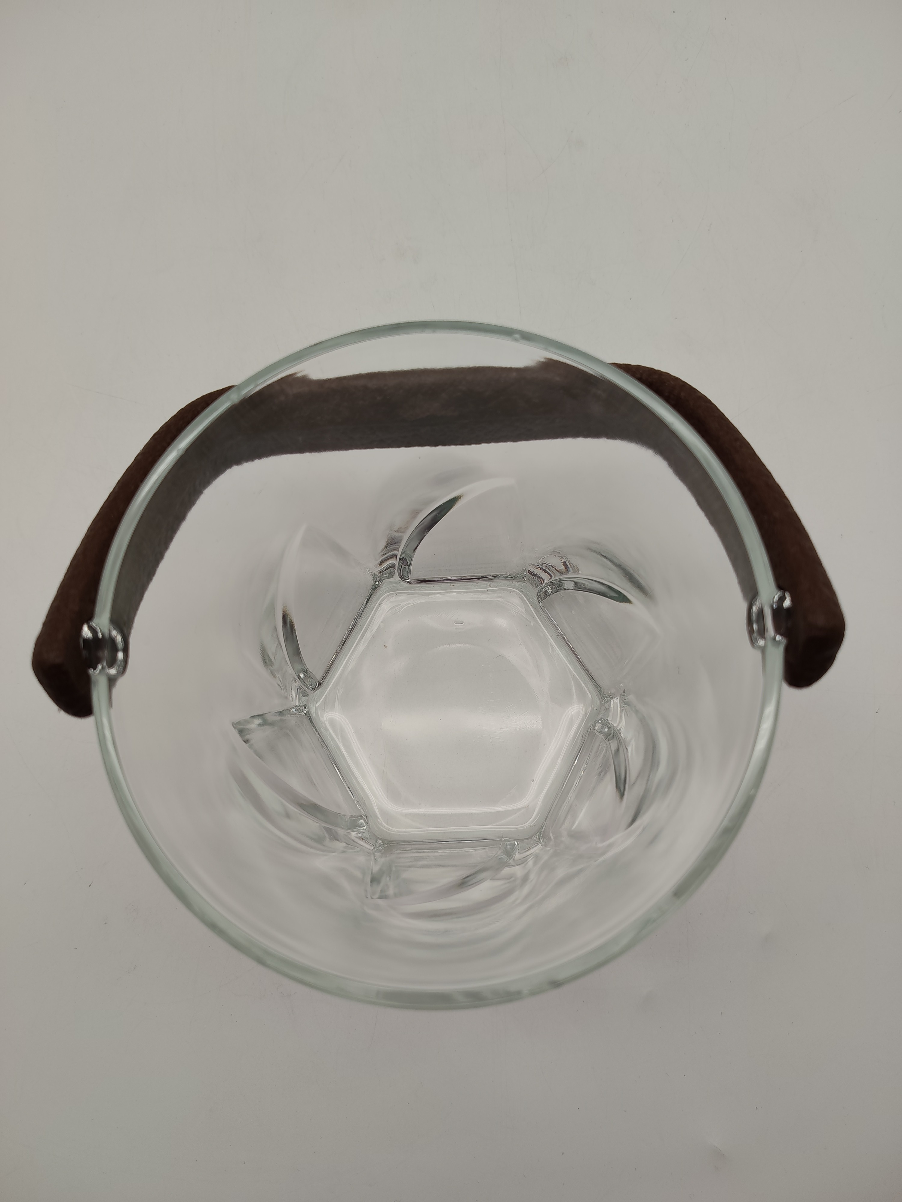 Voir photo 19 de Lot "Service à apéritif" en verre cristallin style baroque Lot "Service à apéritif" en verre cristallin style baroque Très bon état reconditionné photo 19