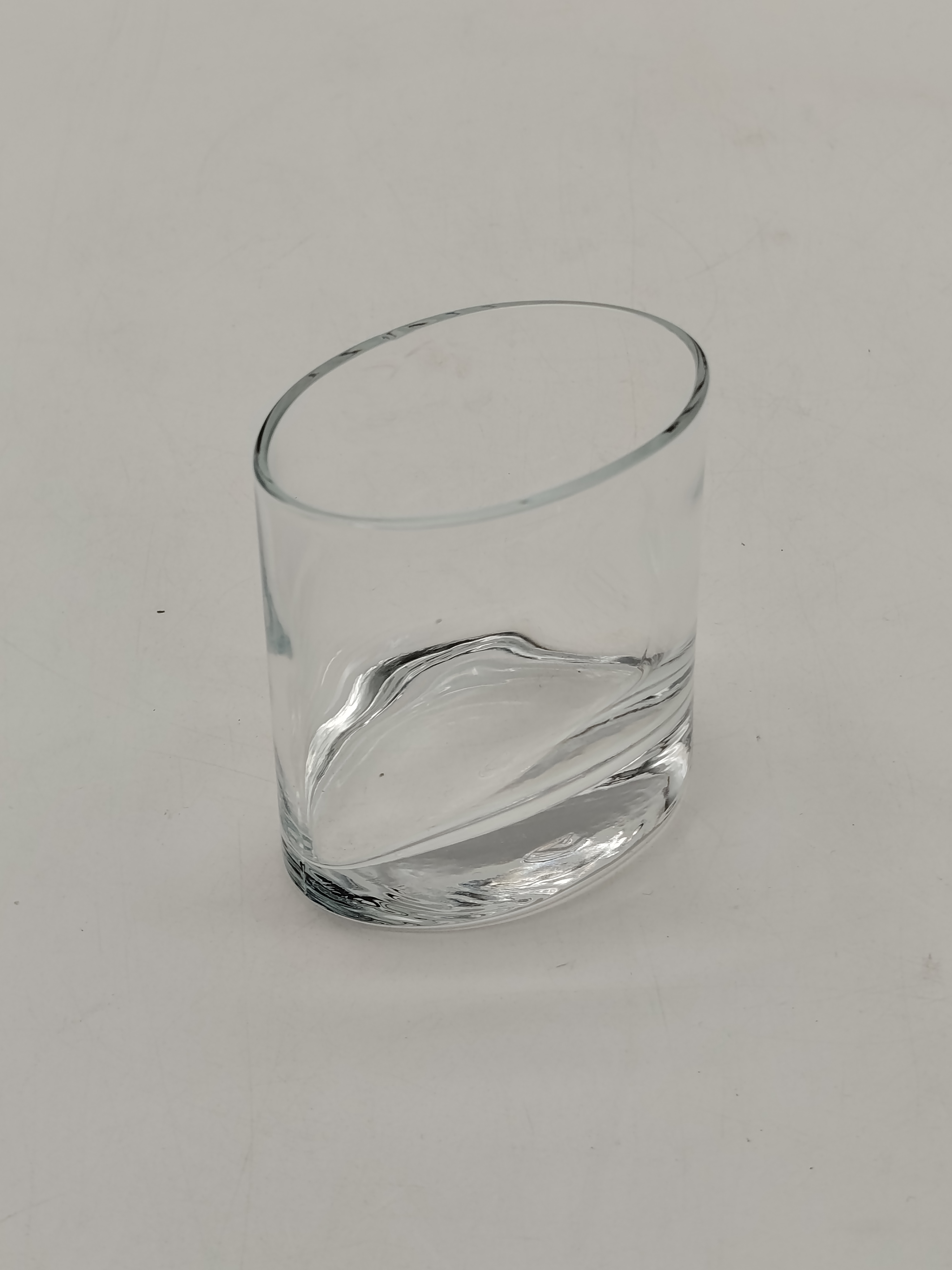 Voir photo 3 de Lot "Service à apéritif" en verre cristallin style baroque Lot "Service à apéritif" en verre cristallin style baroque Très bon état reconditionné photo 3