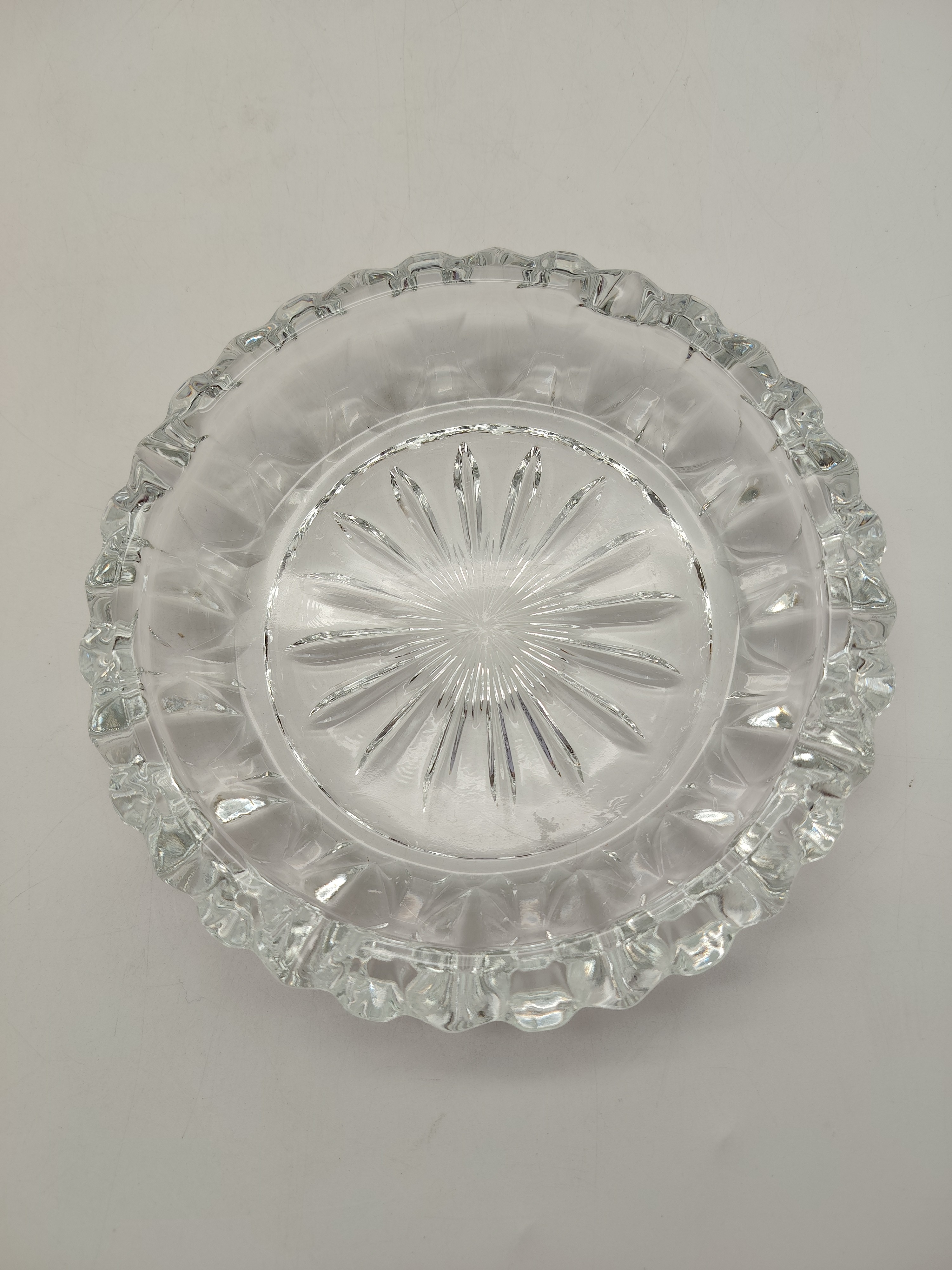 Voir photo 9 de Lot "Service à apéritif" en verre cristallin style baroque Lot "Service à apéritif" en verre cristallin style baroque Très bon état reconditionné photo 9