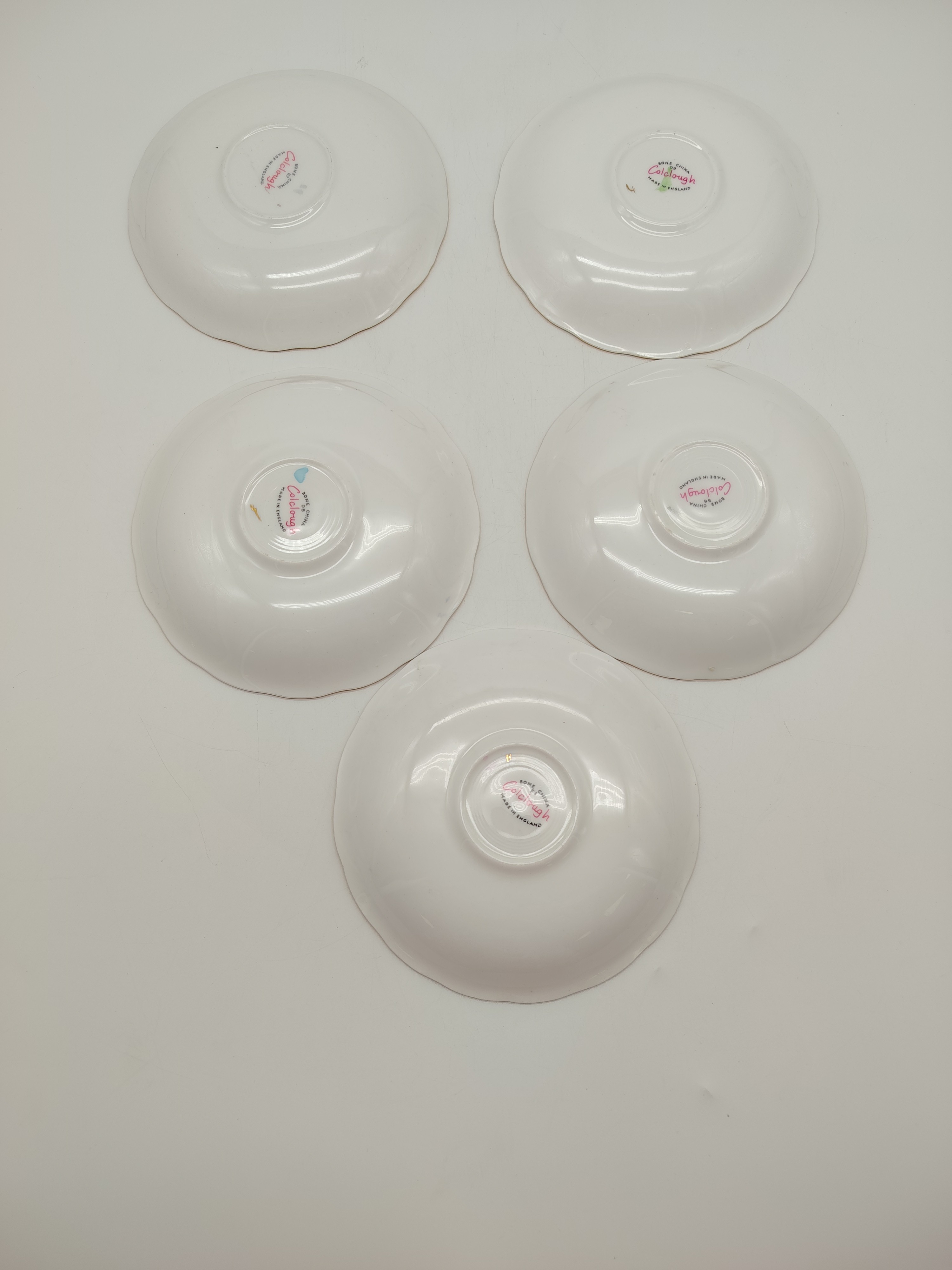 Voir photo 23 de Lot Service à thé en porcelaine anglaise 1950 - 1960 et Pichet en faïence de Quimper Lot Service à thé en porcelaine anglaise 1950 - 1960 et Pichet en faïence de Quimper reconditionné photo 23