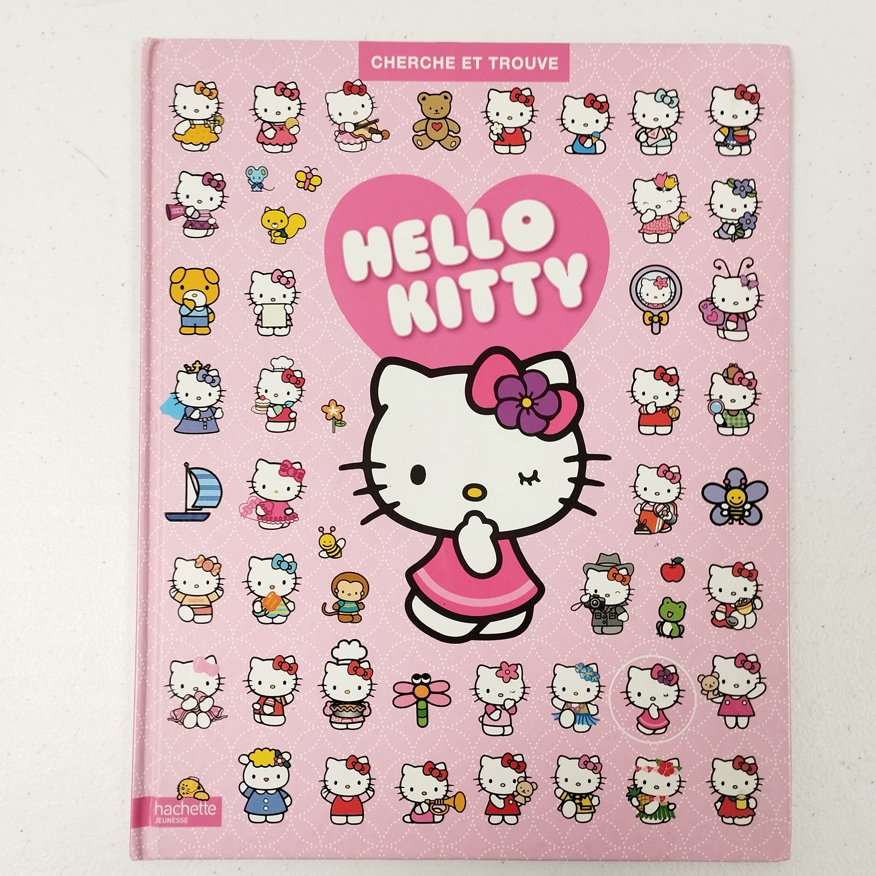 Voir photo 4 de Lot spécial Hello Kitty : 1 jeu de 54 cartes / 1 livre jeu / 10 figurines Lot spécial Hello Kitty : 1 jeu de 54 cartes / 1 livre jeu / 10 figurines reconditionné photo 4