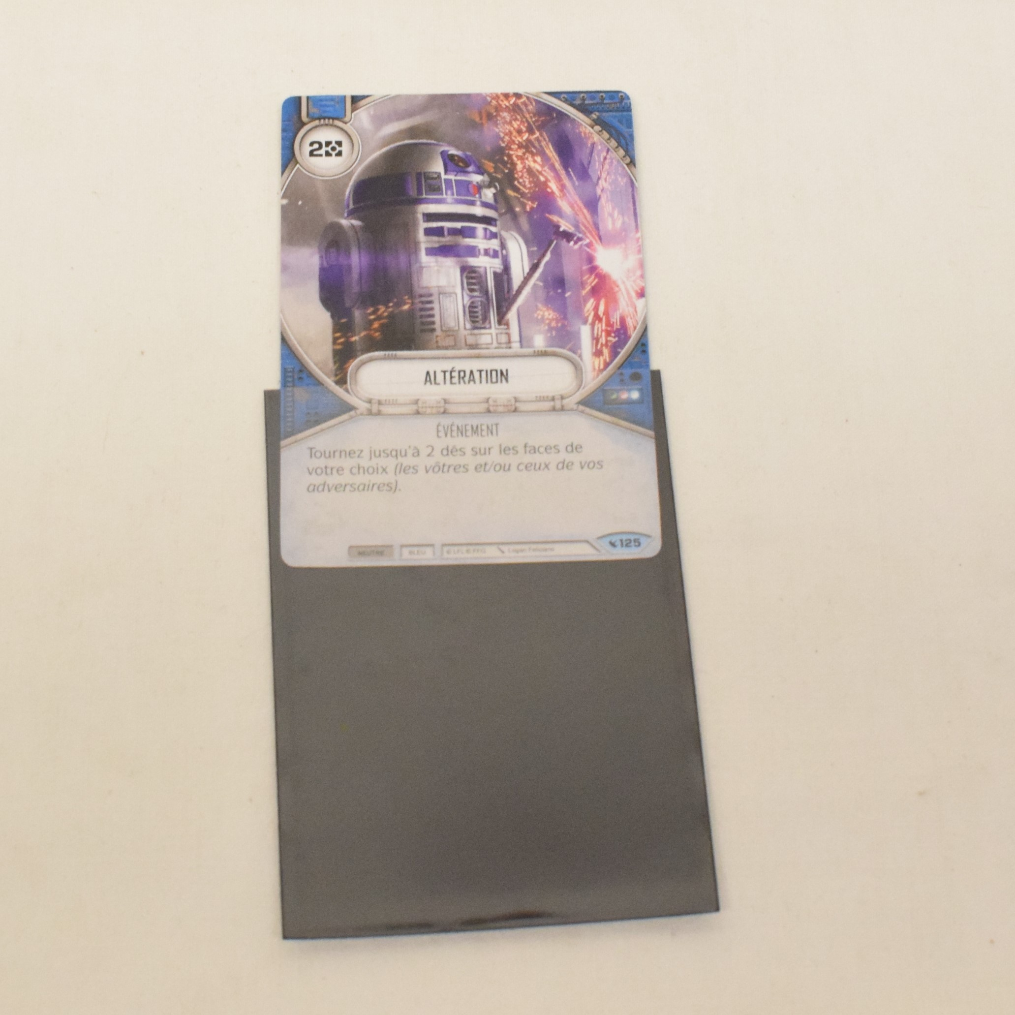 Voir photo 7 de Lot Star War Destiny avec deux boites de 18 dés un étui de transport et 68 cartes de jeux Lot Star War Destiny avec deux boites de 18 dés un étui de transport et 68 cartes de jeux État correct reconditionné photo 7