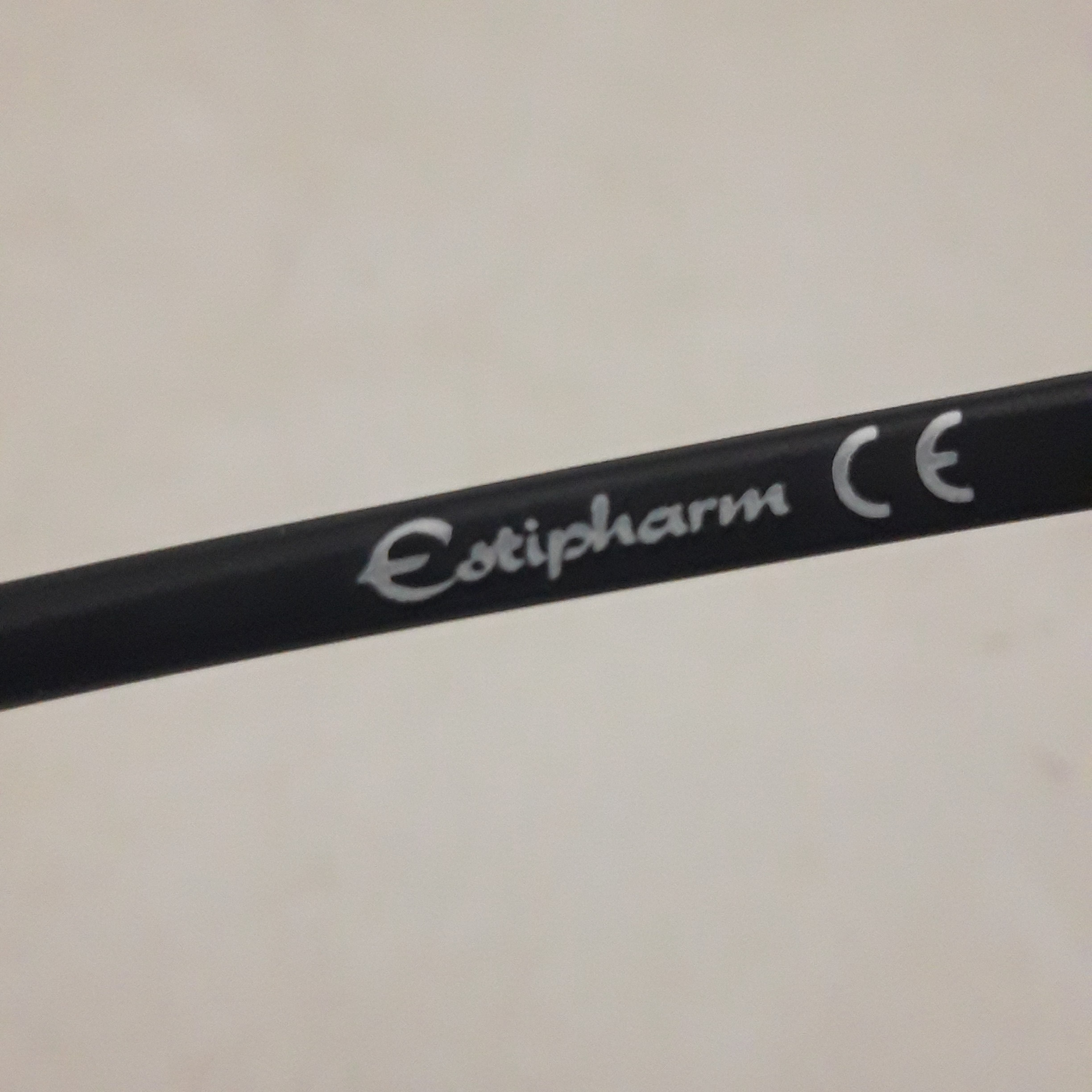 Voir photo 3 de Lunettes de vue Estipharm + 3.00 888135 pd62+ 1mm Lunettes de vue Estipharm + 3.00 888135 pd62+ 1mm Bon état reconditionné photo 3