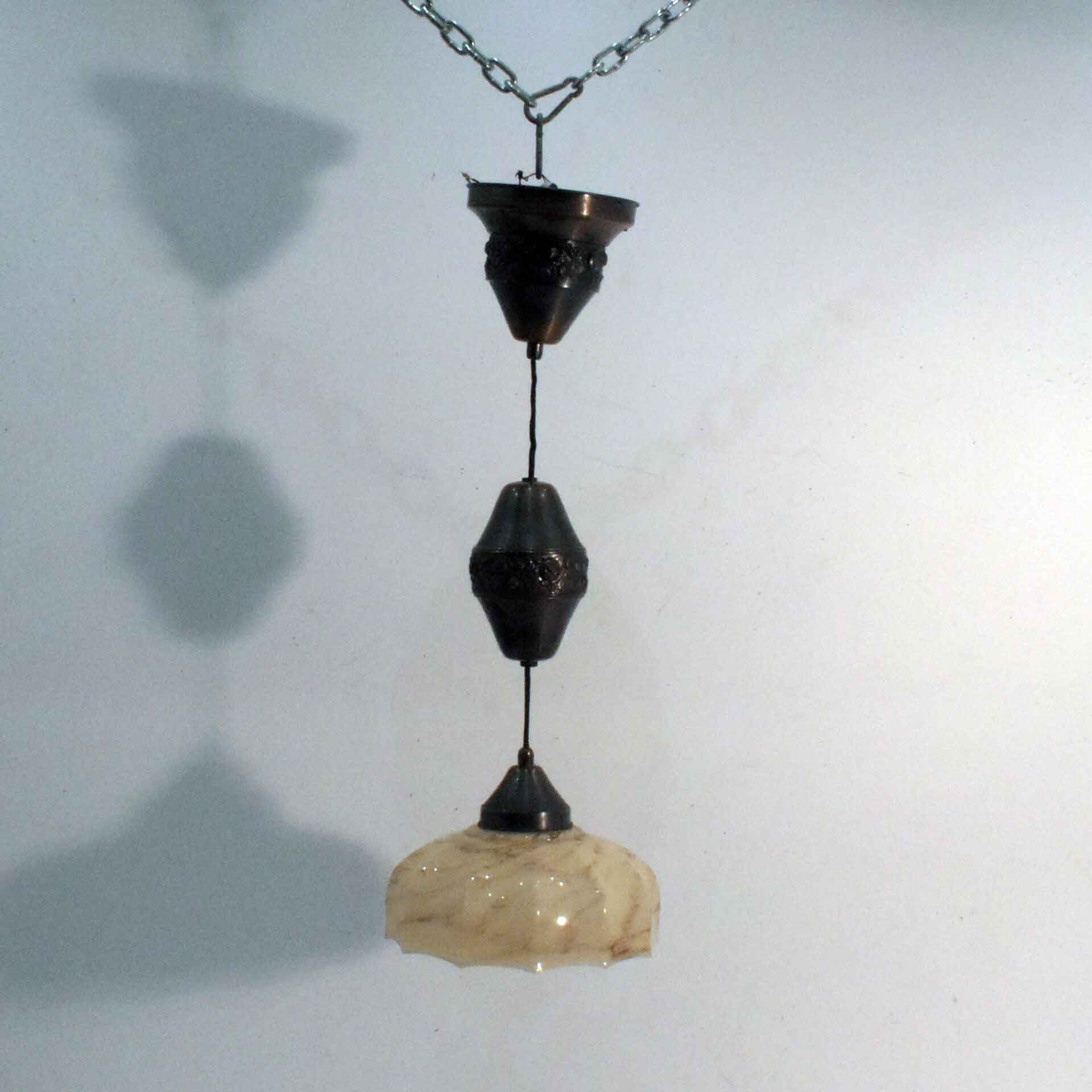 Voir photo 2 de Lustre Monte et Baisse Art Déco - Opaline & Régule Lustre Monte et Baisse Art Déco - Opaline & Régule Bon état reconditionné photo 2