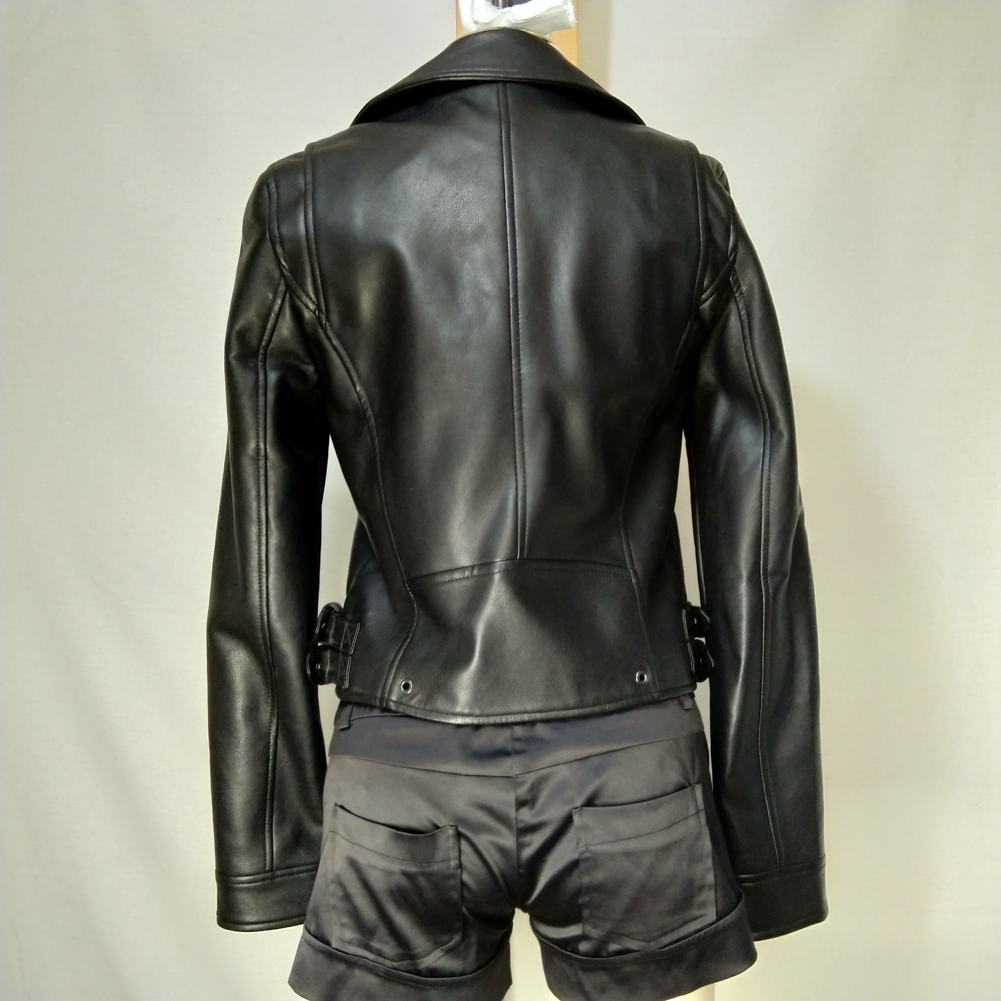Voir photo 2 de M158 - Perfecto en simili cuir - Vero Moda - Taille XS M158 - Perfecto en simili cuir - Vero Moda - Taille XS Très bon état reconditionné photo 2