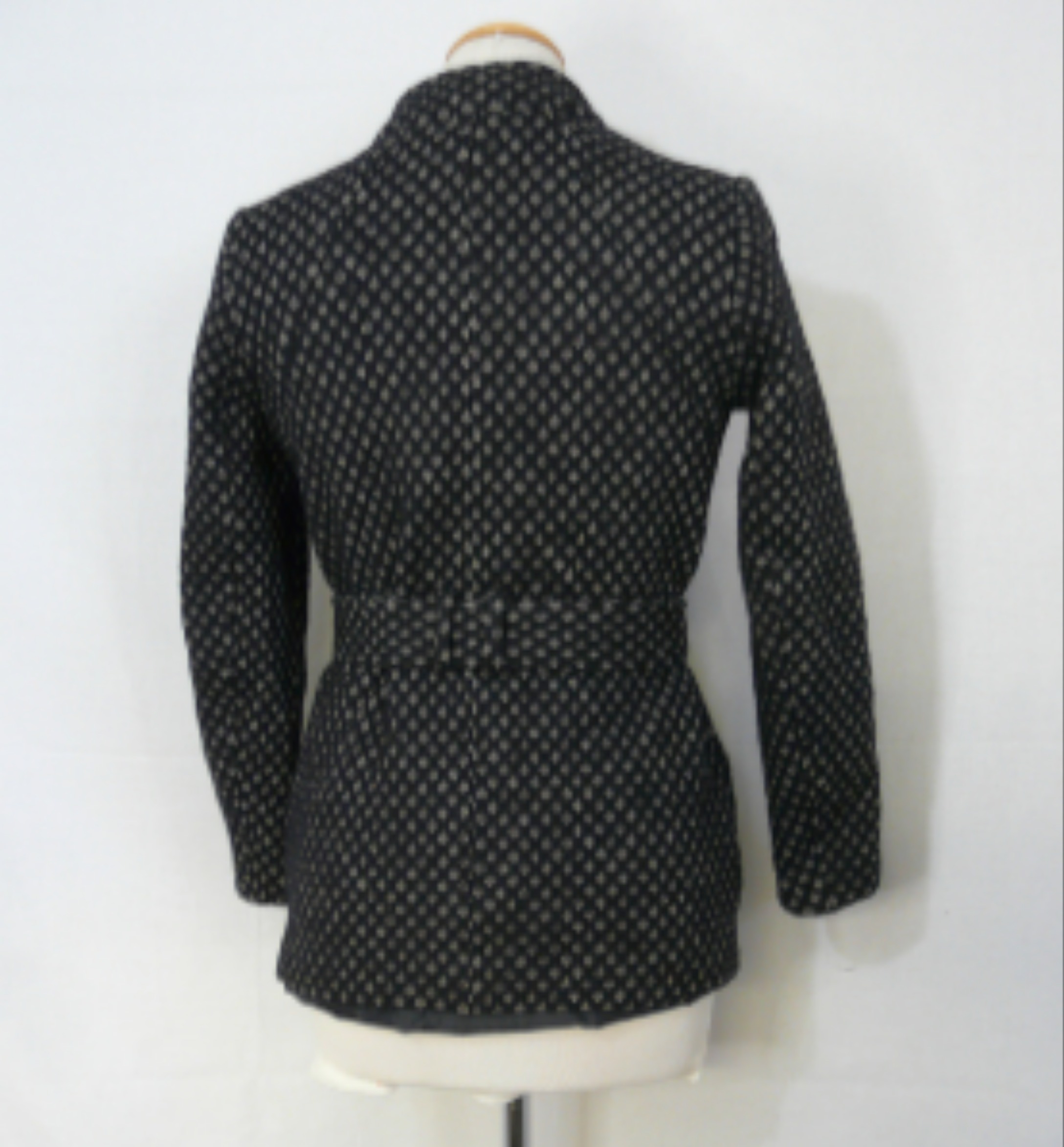 Voir photo 2 de M164 - Veste toucher laine - Naf Naf - Taille 34 M164 - Veste toucher laine - Naf Naf - Taille 34 Très bon état reconditionné photo 2