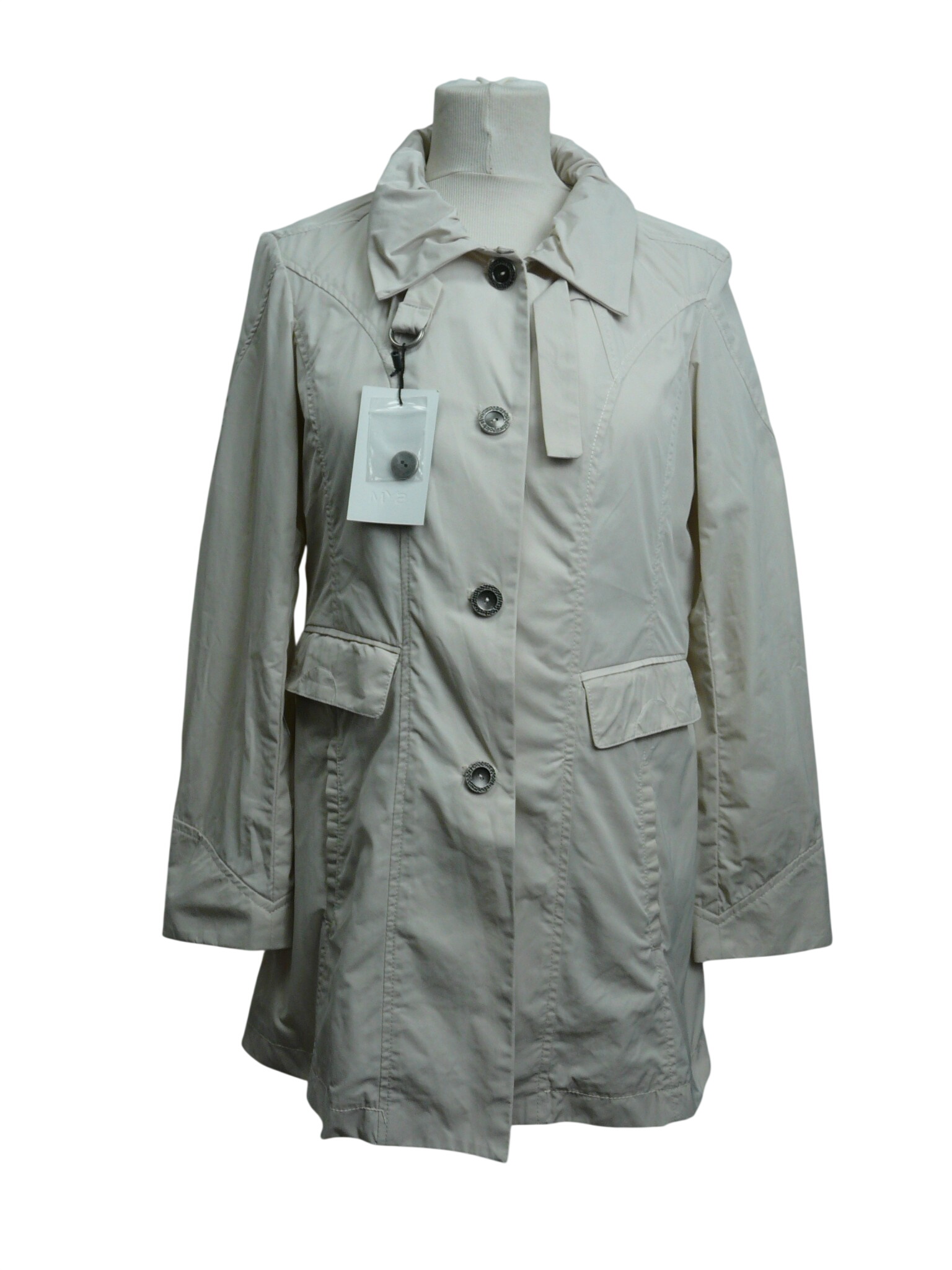 Acheter M63 - Imperméable - SYM - Taille 38 Parfait état - 10,00 € M63 - Imperméable - SYM - Taille 38 Parfait état reconditionné disponible sur Label Emmaüs