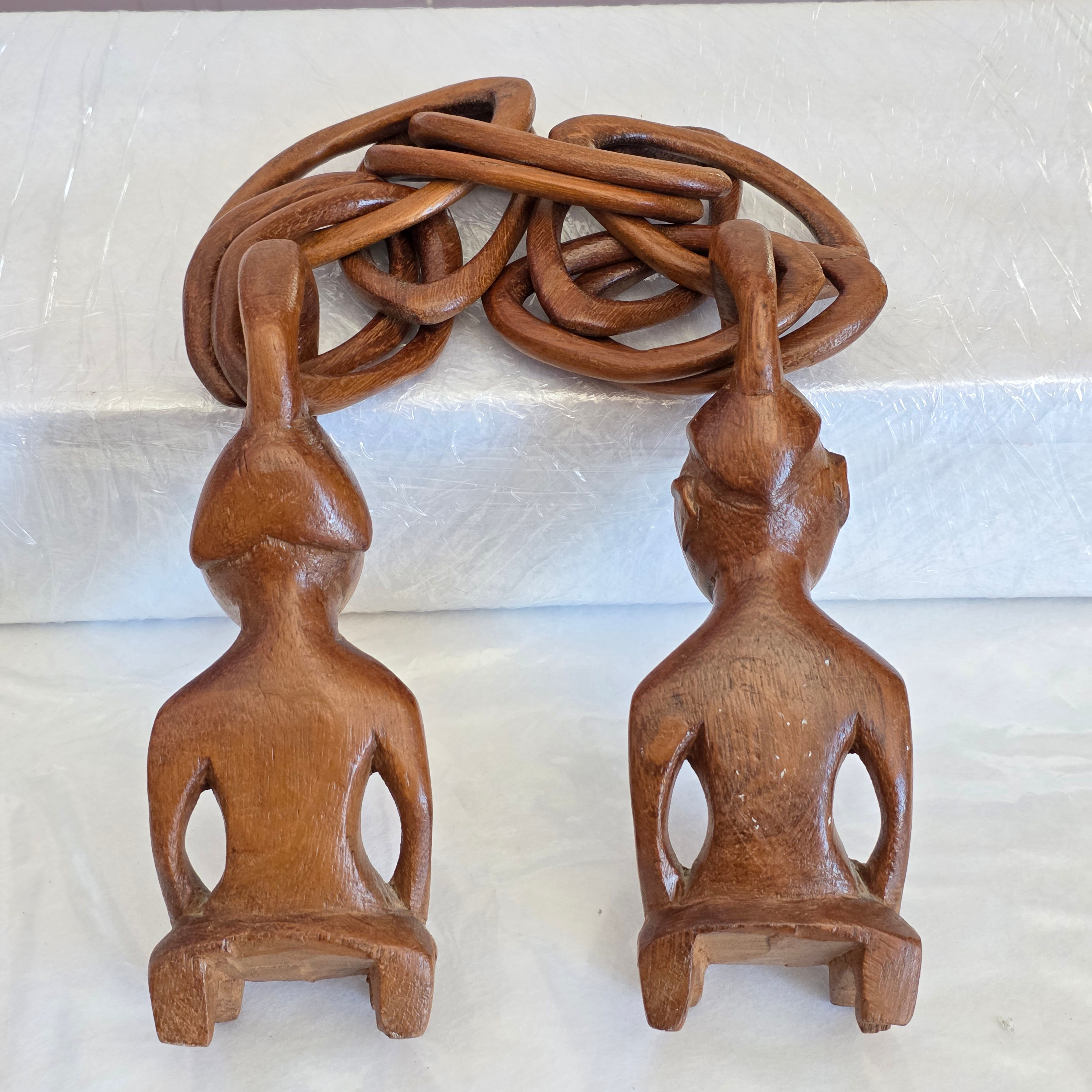 Voir photo 2 de Magnifique Chaîne de Mariage Africaine Traditionnelle en Bois Magnifique Chaîne de Mariage Africaine Traditionnelle en Bois Bon état reconditionné photo 2